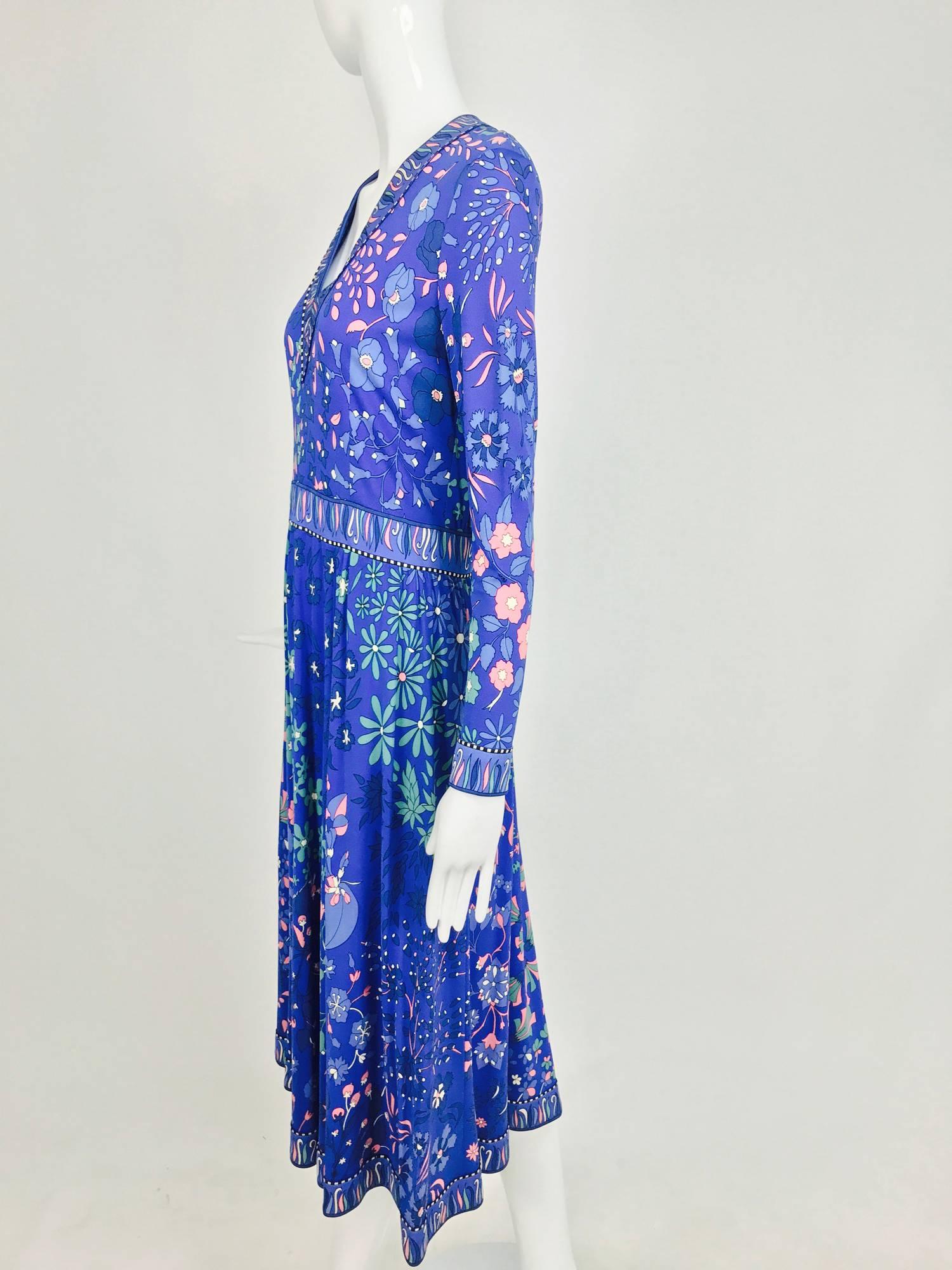 Vintage Bessi silk print dress with V neckline and flare hem skirt 1970s 3