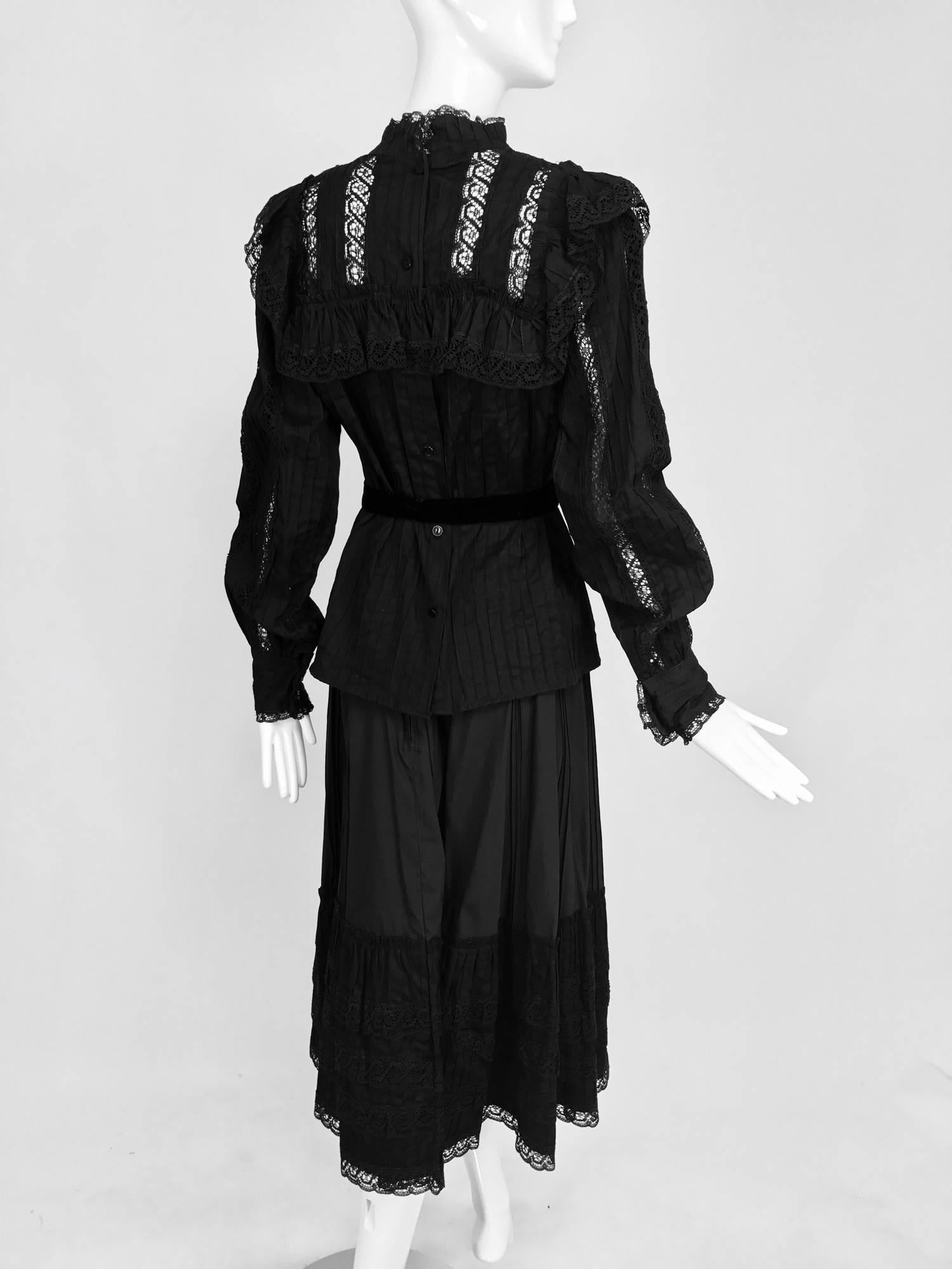 VIntage Victorian style black pin tucked cotton and lace 2pc set 1960s In Excellent Condition In West Palm Beach, FL