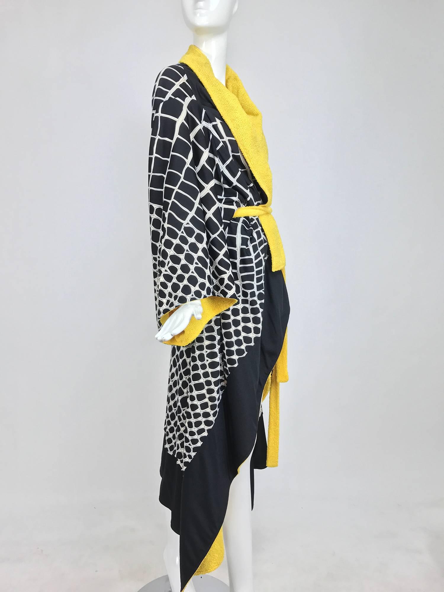 Black Vintage Gottex kimono style pool or beach coat black white and yellow 1980s