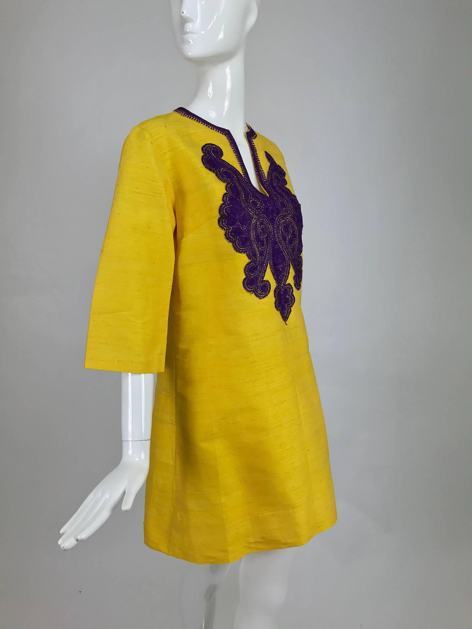 Yellow Vintage tunic of raw silk in saffron with purple embroidered applique 1960s