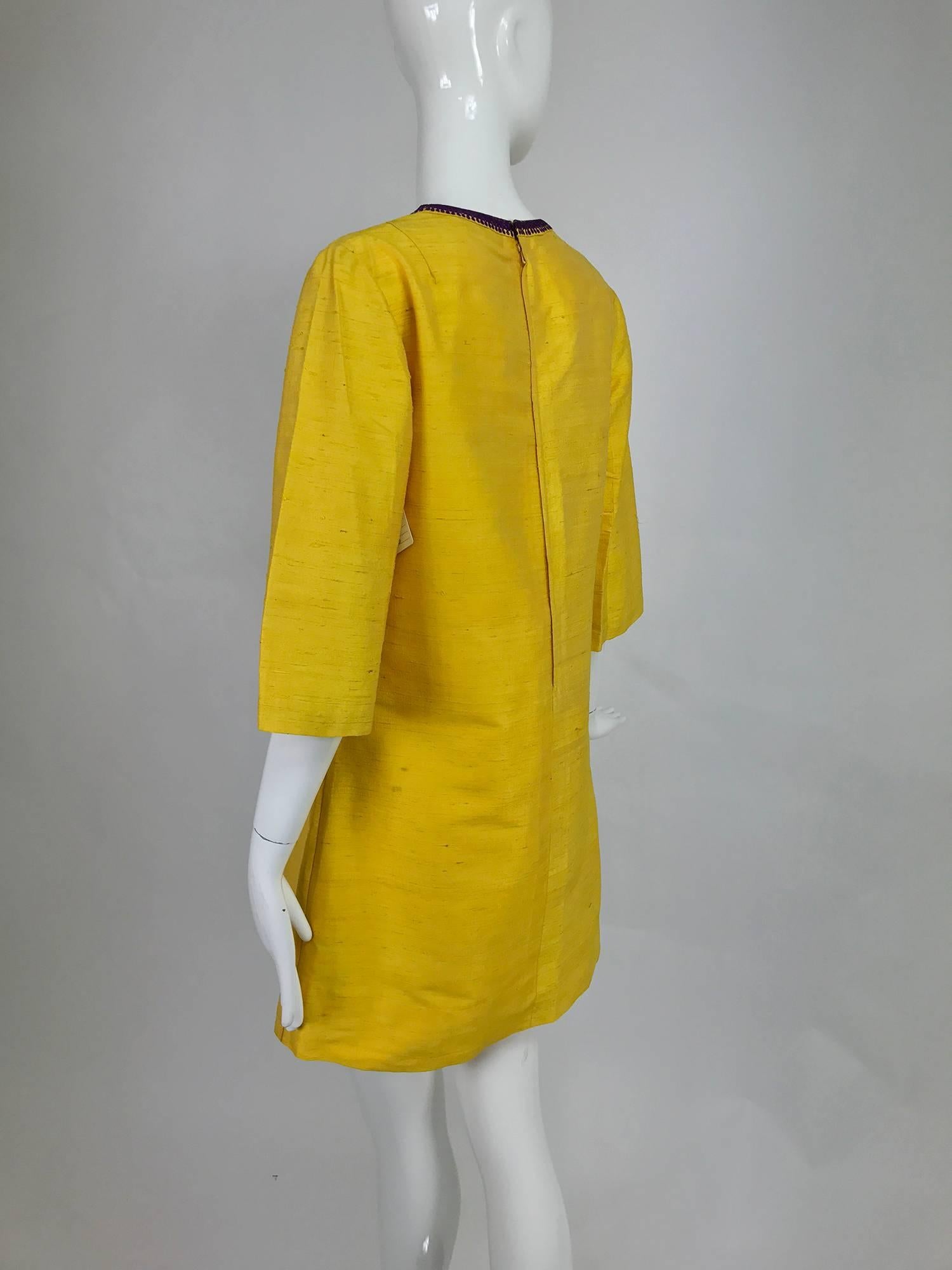 Vintage tunic of raw silk in saffron with purple embroidered applique 1960s 2