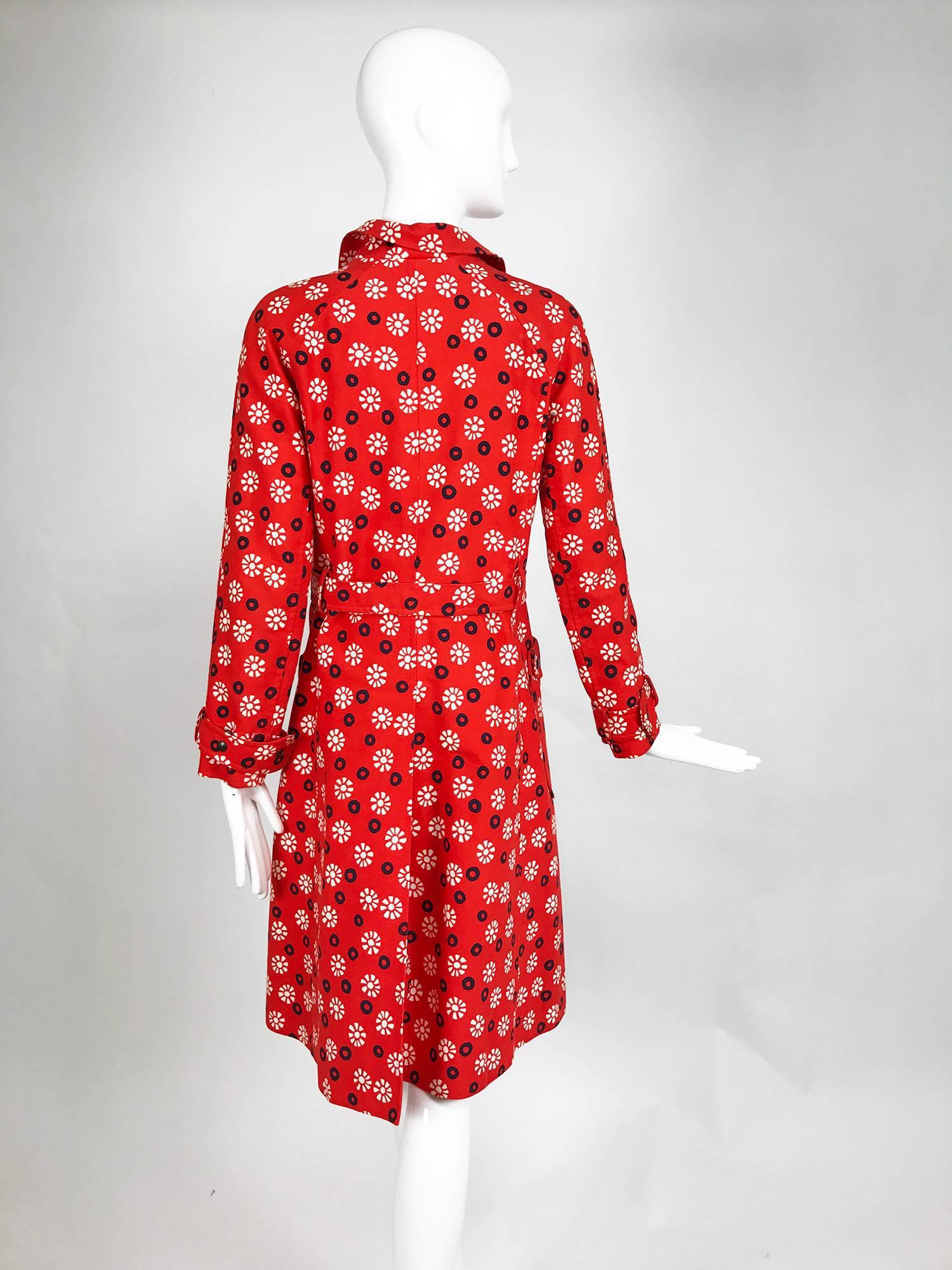 Vintage Emanuel Ungaro printed cotton canvas trench coat 1960s In Good Condition In West Palm Beach, FL