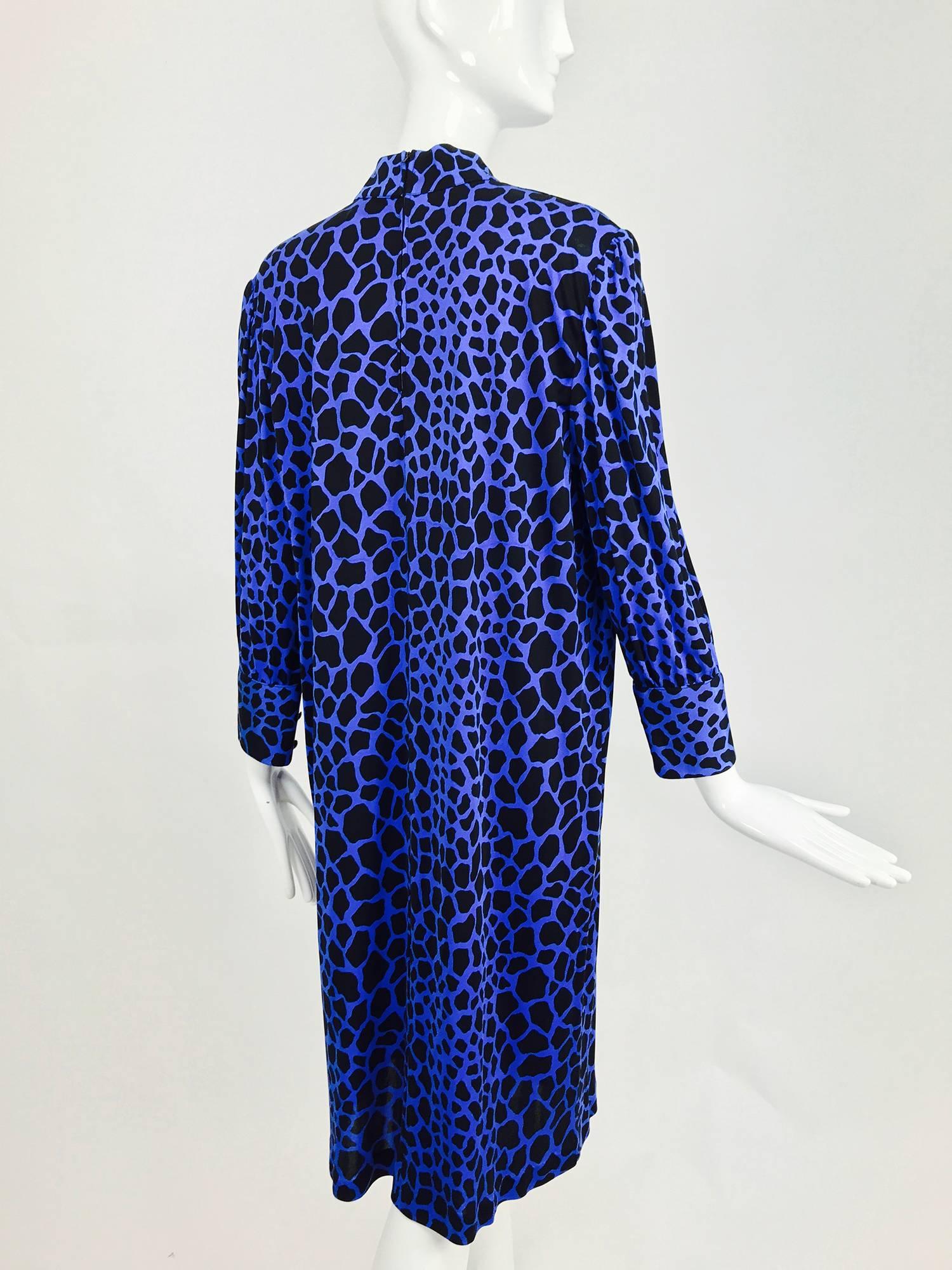 Vintage Gibi, Roma silk jersey leopard spot dress in black and blue 1970s In Excellent Condition In West Palm Beach, FL