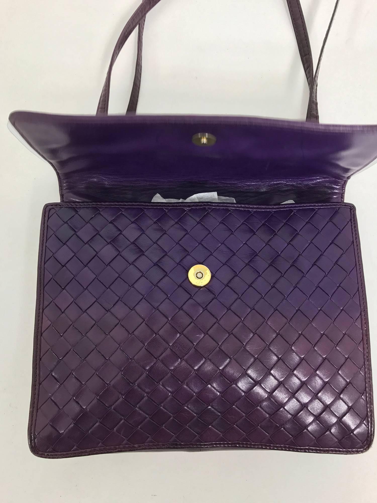 Bottega Veneta vintage 1980s intrecciato soft purple leather handbag 1980s In Excellent Condition In West Palm Beach, FL