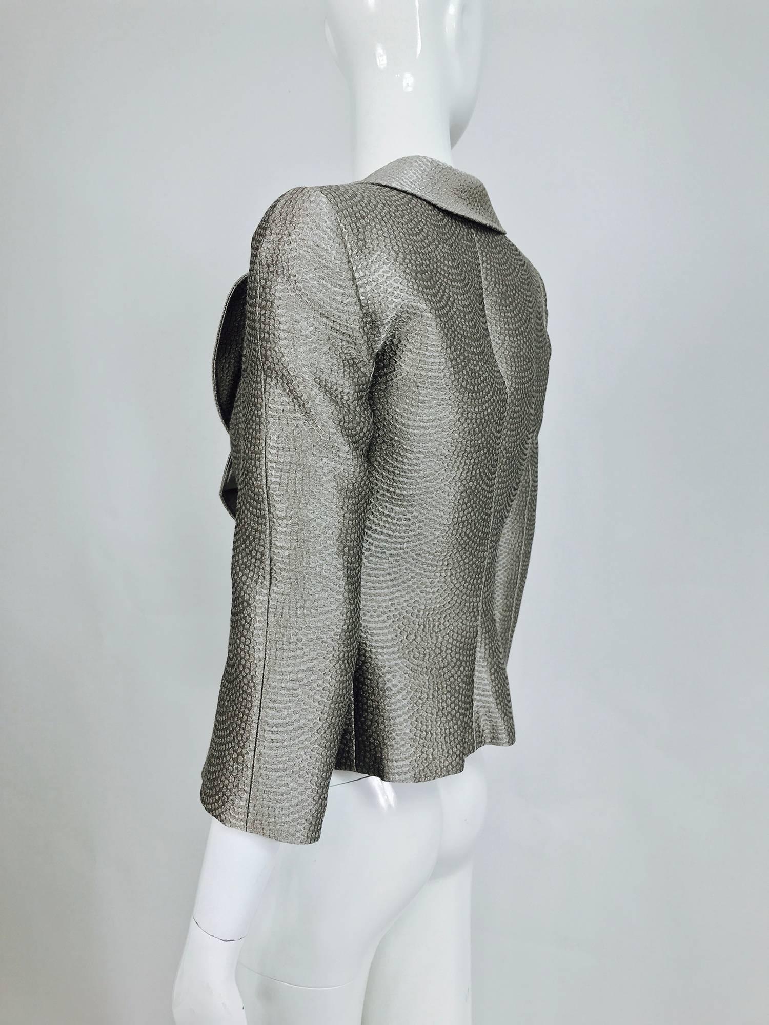 Armani Collezioni textured silver metallic plunge bow front jacket  In Excellent Condition In West Palm Beach, FL