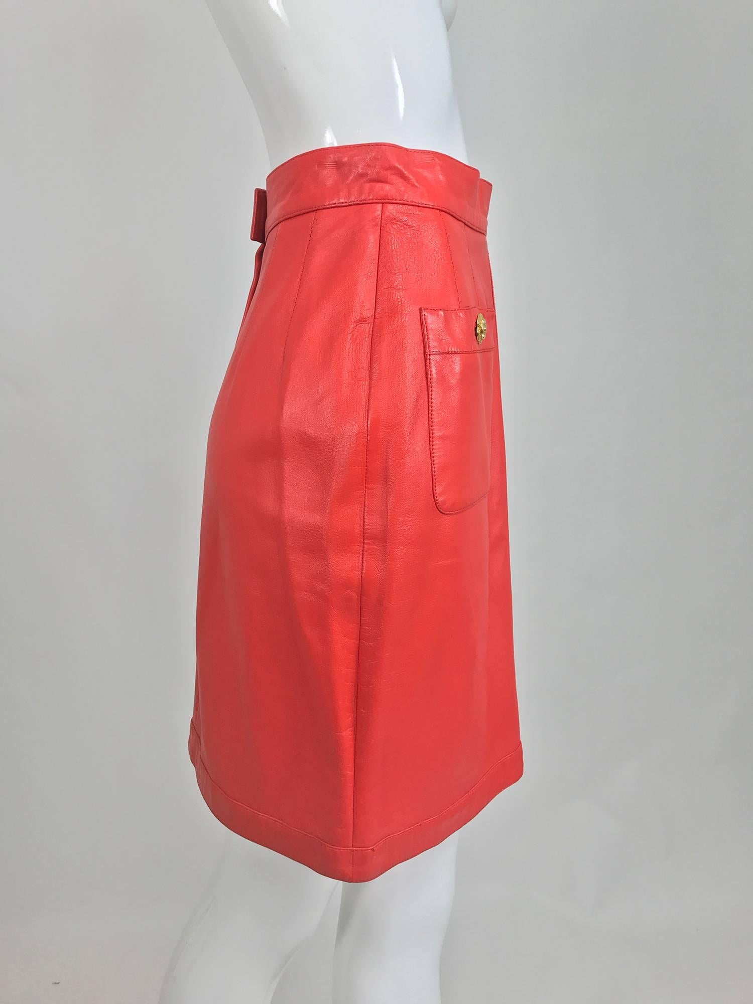 Chanel Vintage 1990s coral red leather skirt with pockets In Excellent Condition In West Palm Beach, FL