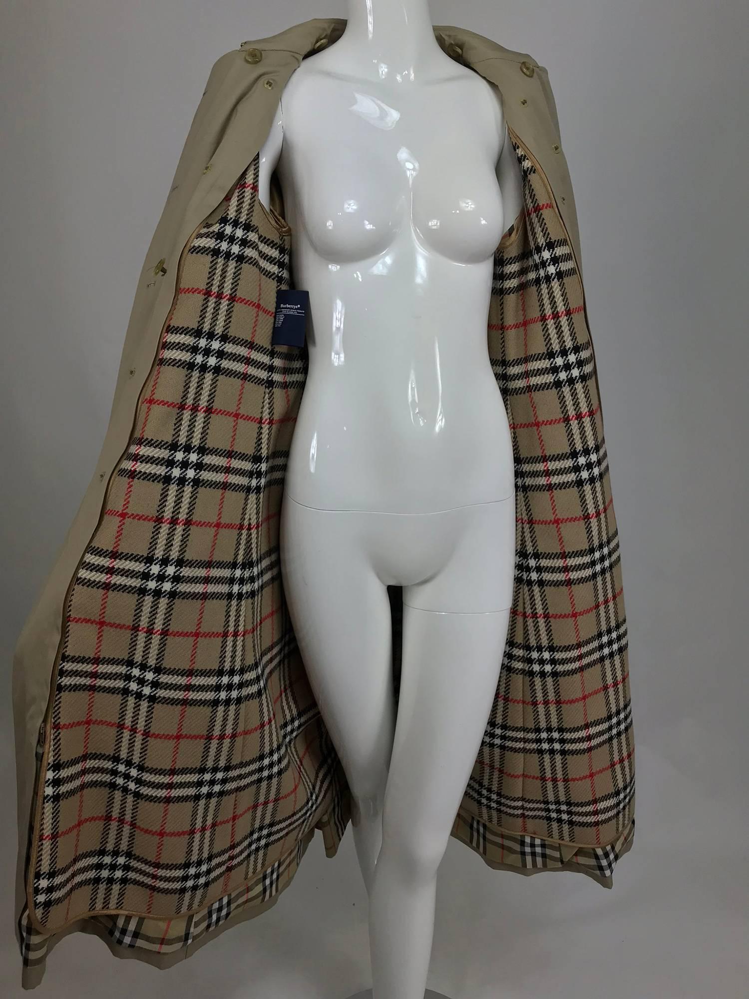 Burberry classic trench coat with removable nova check lining 1
