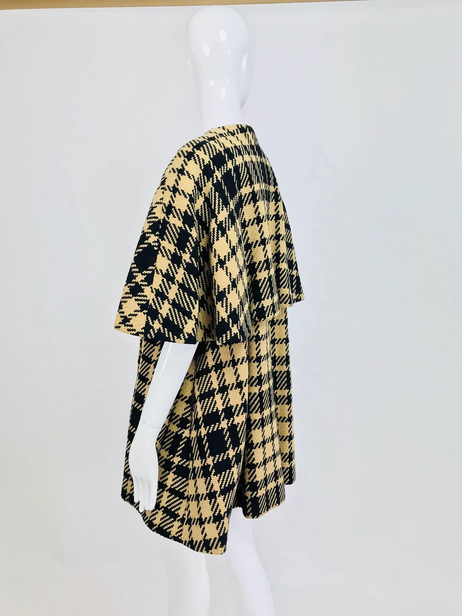 Rudi Gernreich vintage 1960s mod black and tan wool plaid mini cape tent coat In Excellent Condition In West Palm Beach, FL