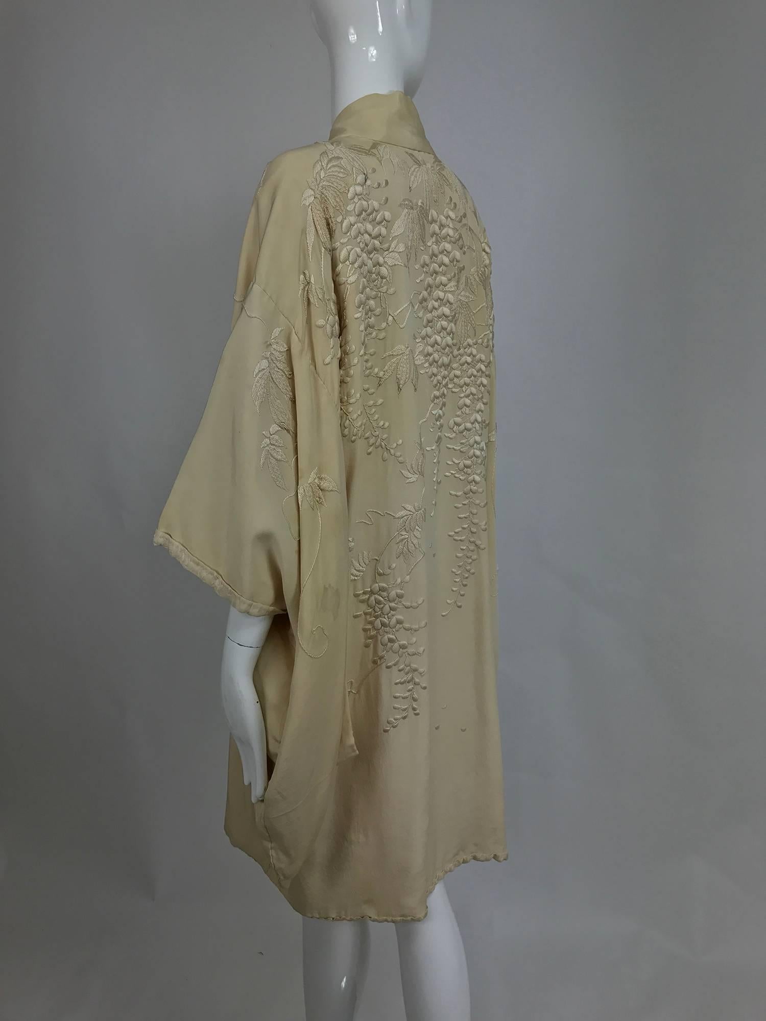 Women's Vintage wisteria embroidered cream silk short kimono 1920s