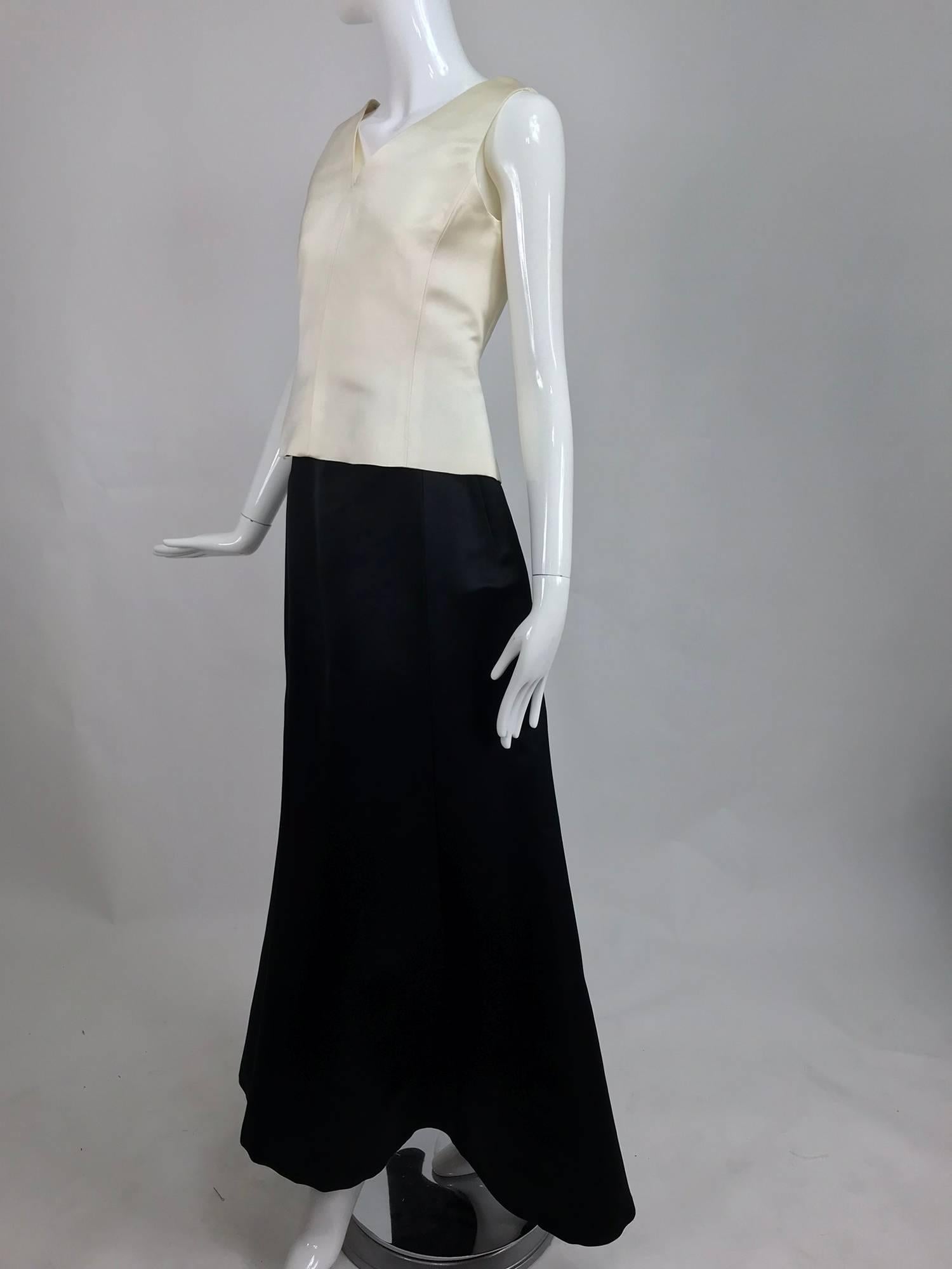 Vintage Bill Blass evening top and skirt set in cream and black silk satin 1980s For Sale 2