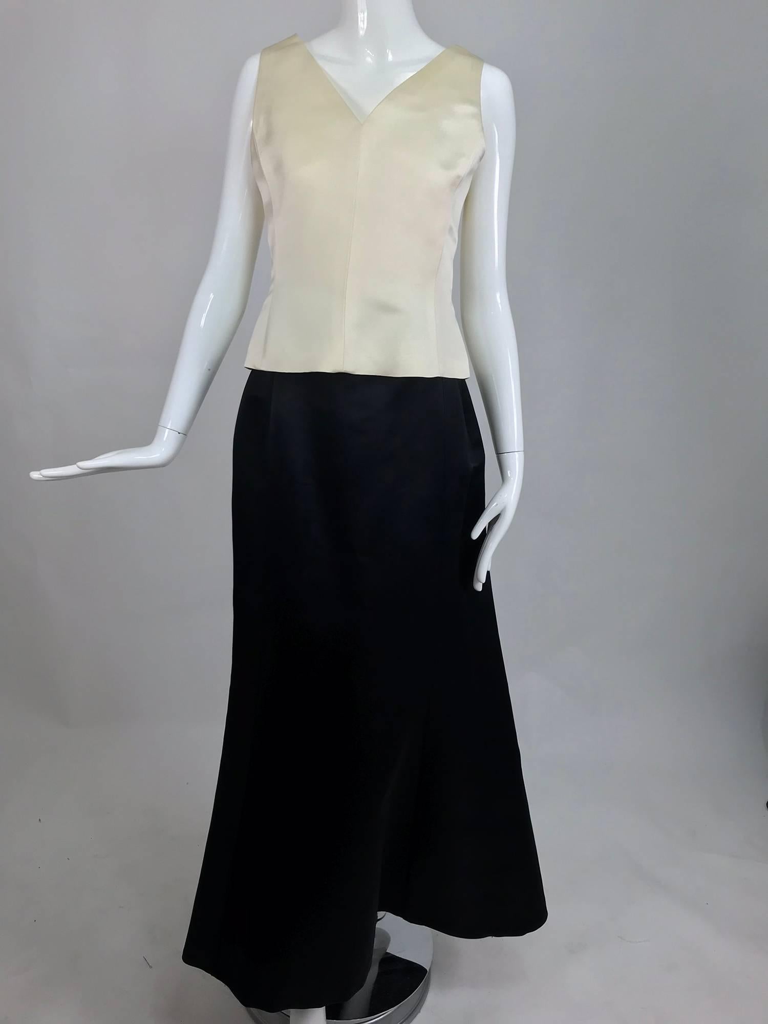 Vintage Bill Blass evening top and skirt set in cream and black silk satin 1980s For Sale 3