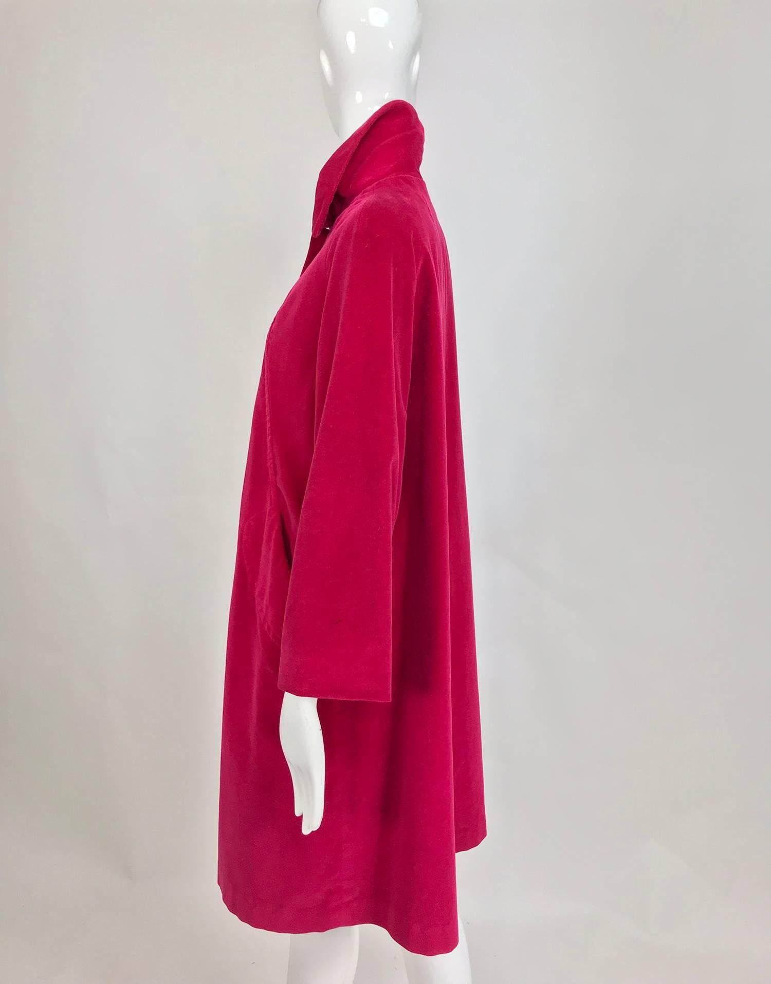 Women's Marguerite Rubel San Francisco bright pink velvet coat 1960s