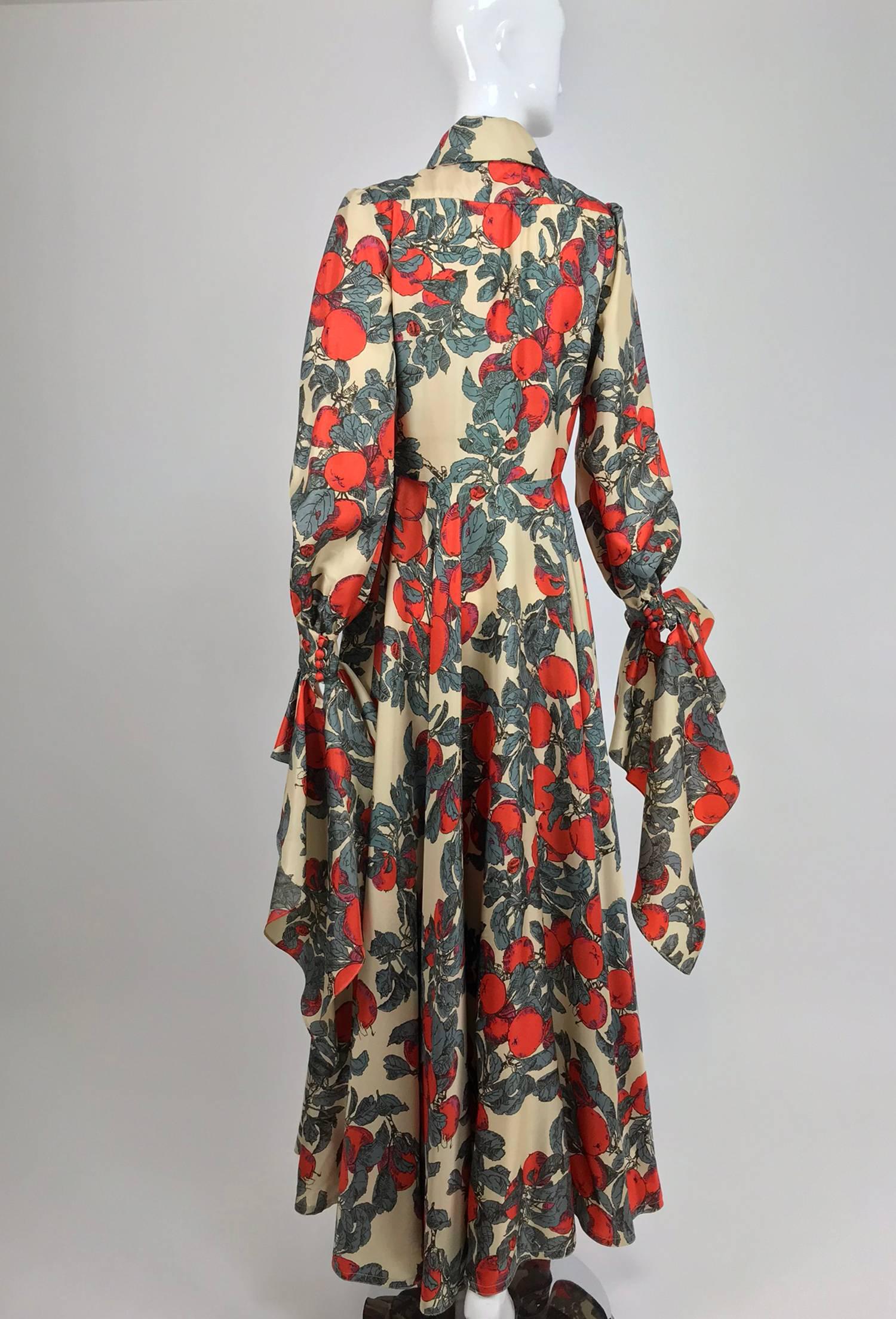 Women's John Bates iconic apple print dress for Jean Varon  1970s