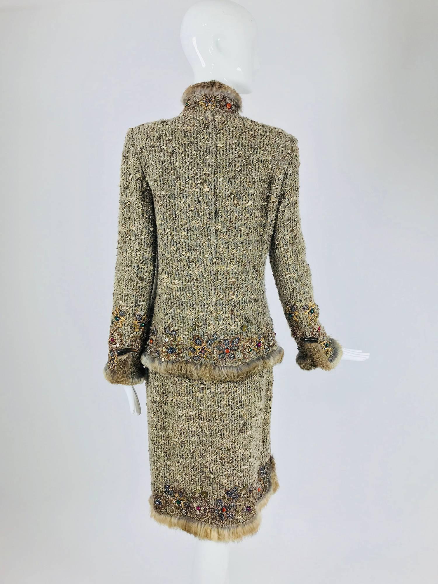 Oscar de la Renta jewel and fur trim soft tweed knit skirt set  In Excellent Condition In West Palm Beach, FL