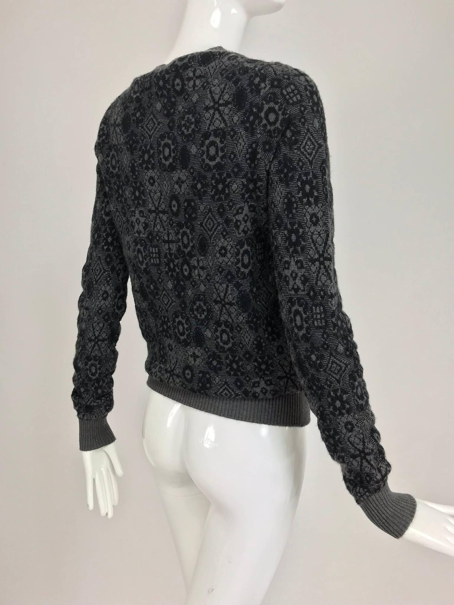 Black Chanel grey cashmere pull on sweater 
