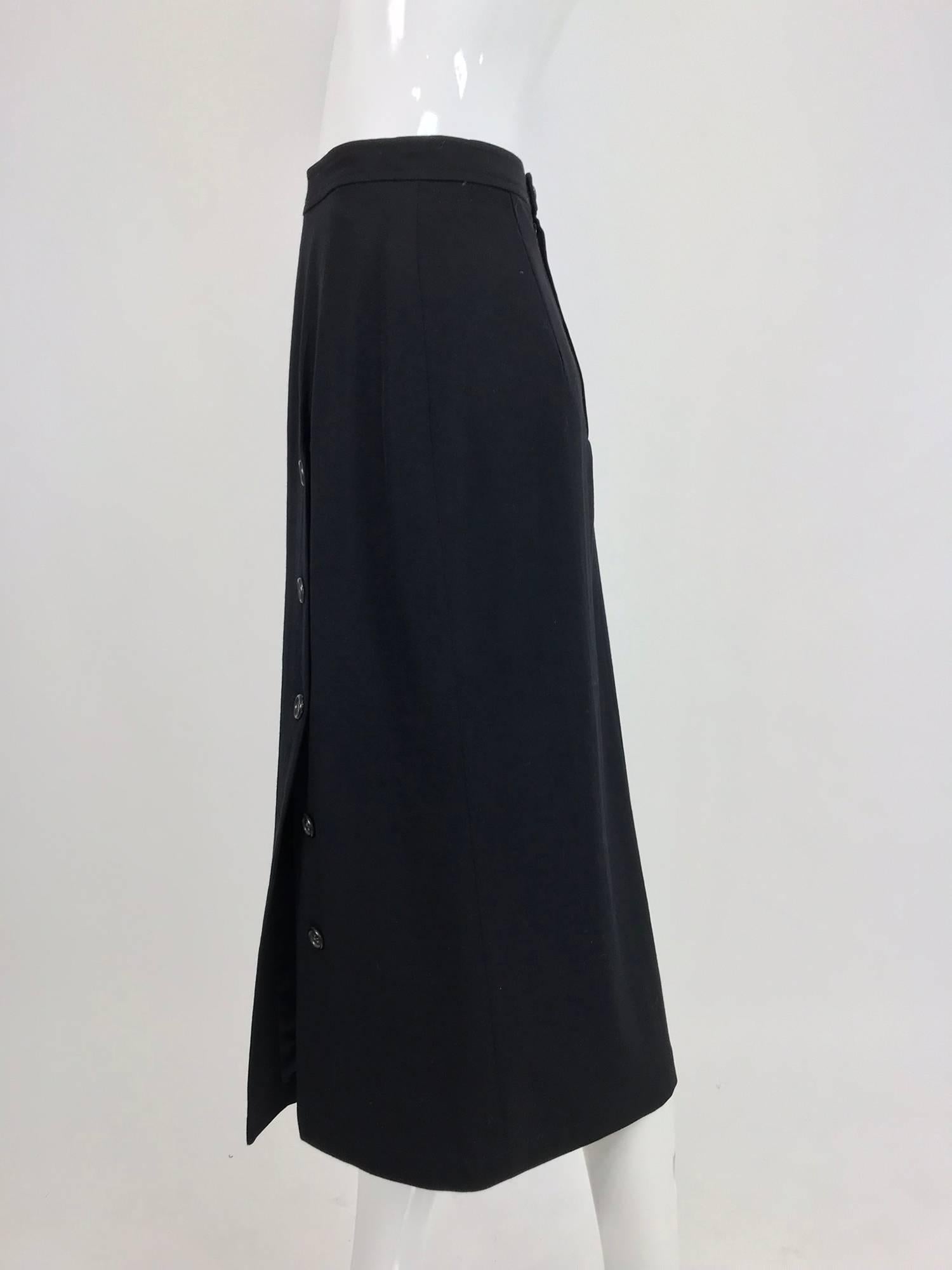 Comme des Garcons black side button front skirt In Excellent Condition In West Palm Beach, FL