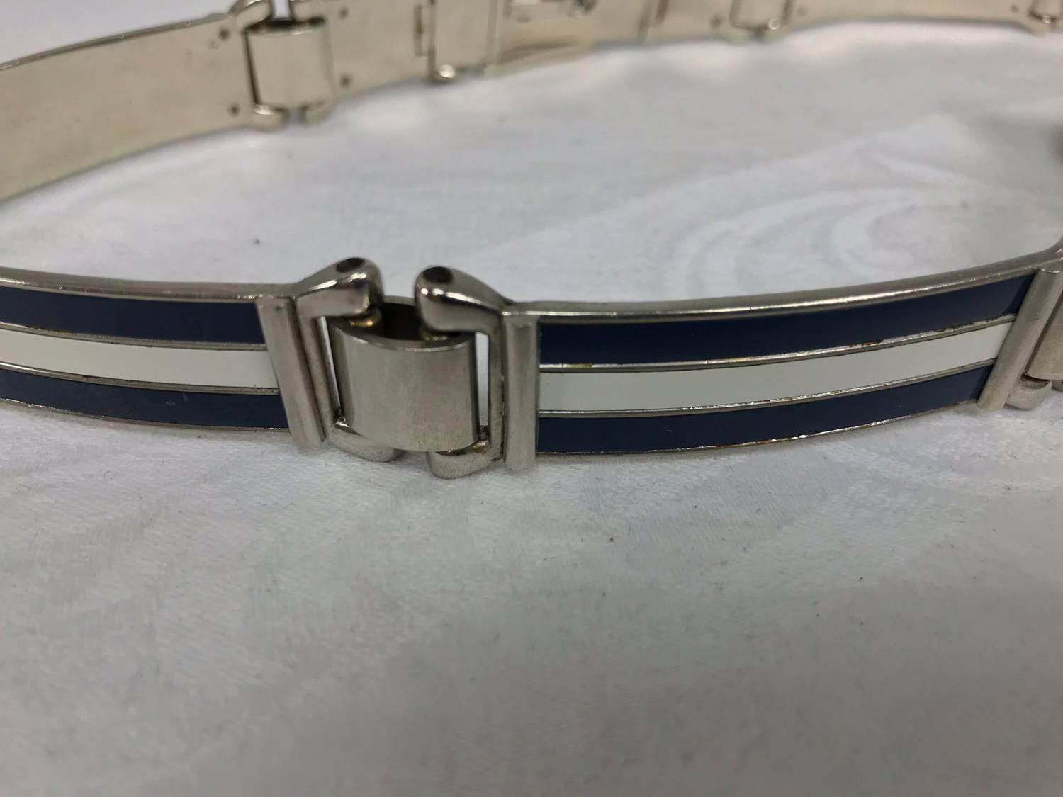 Gucci enamel stripe in dark blue and silver metal belt, 1970s In Excellent Condition In West Palm Beach, FL
