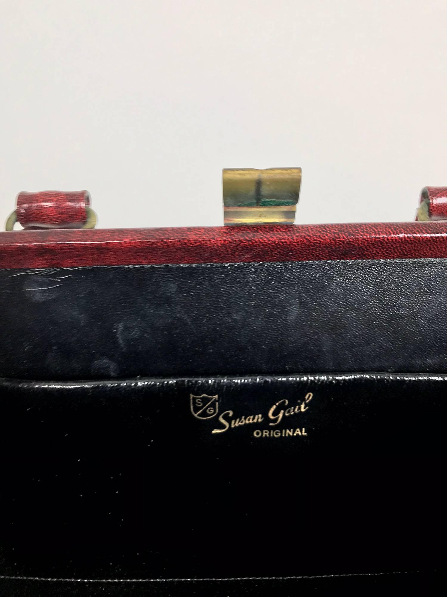 Women's Susan Gail Original Burgundy leather accordion handbag For Sale