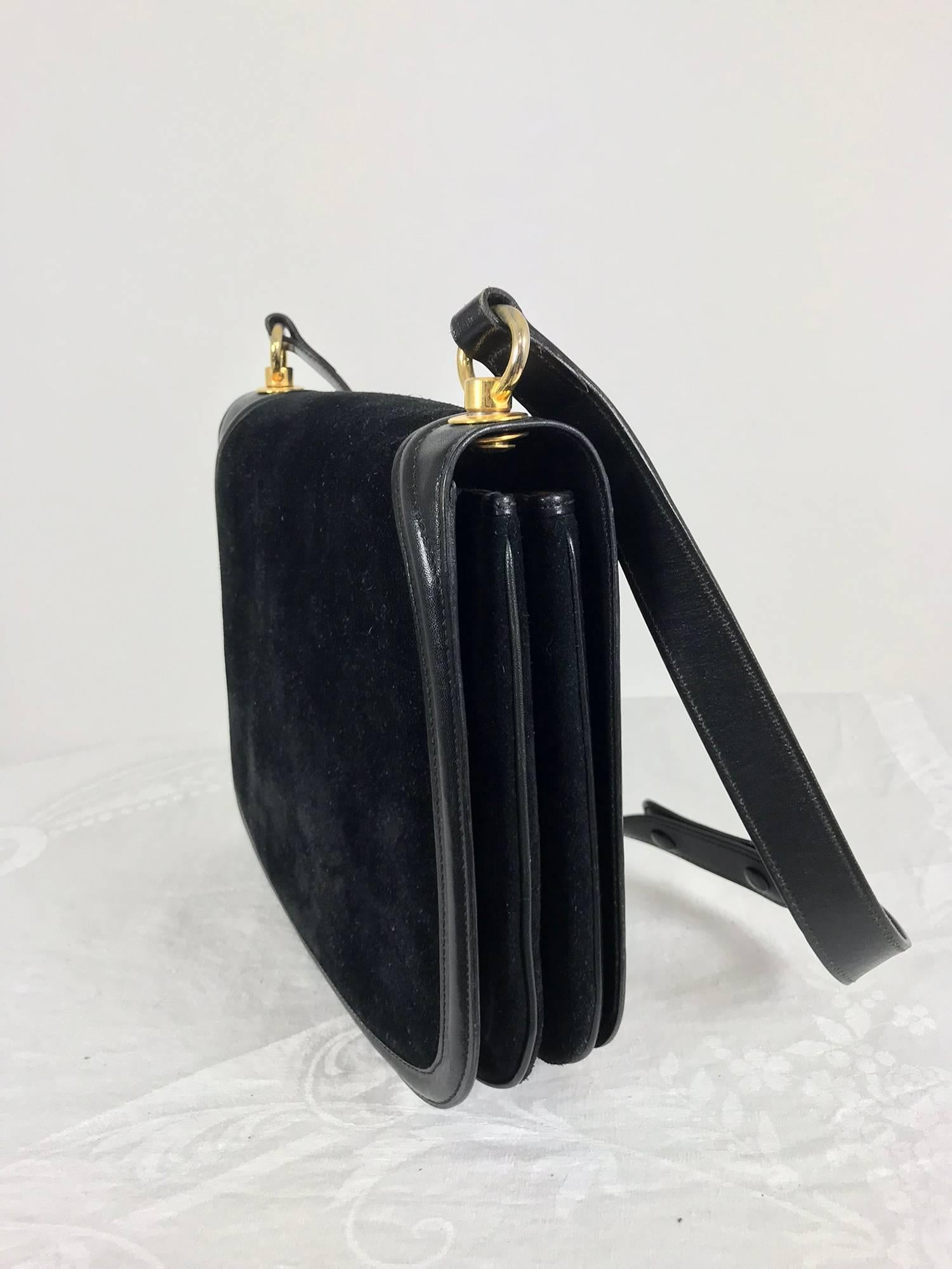 Gucci black suede and leather Blondie shoulder bag with gold hardware, 1970s  In Excellent Condition In West Palm Beach, FL
