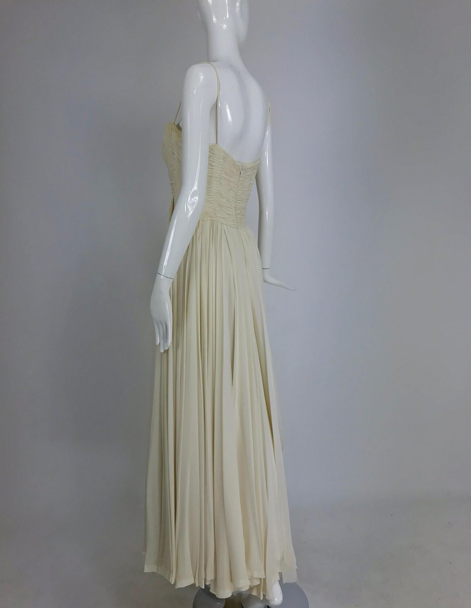  Fernanda Gattinoni Couture Ivory pleated silk chiffon evening gown 1950s In Good Condition In West Palm Beach, FL