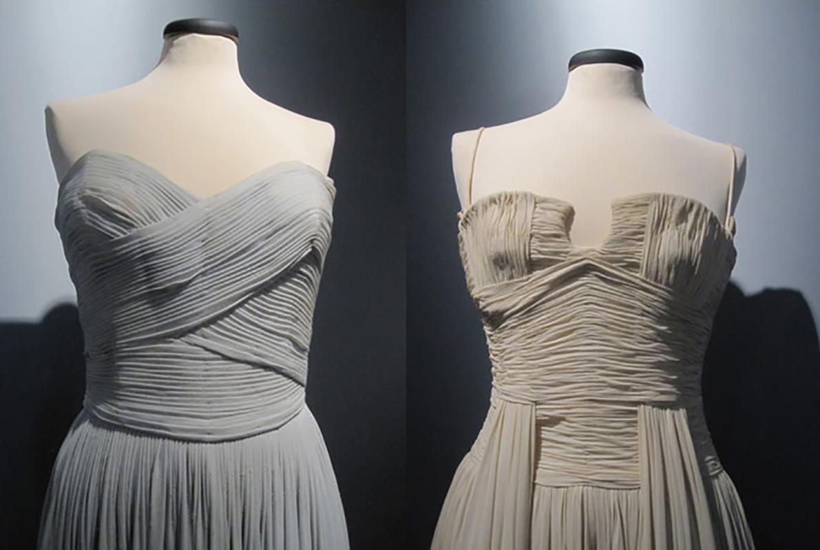 Fernanda Gattinoni Couture Ivory pleated silk chiffon evening gown ...