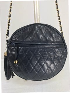 SISO Italy Navy Lambskin quilted leather round shoulder bag 1980s