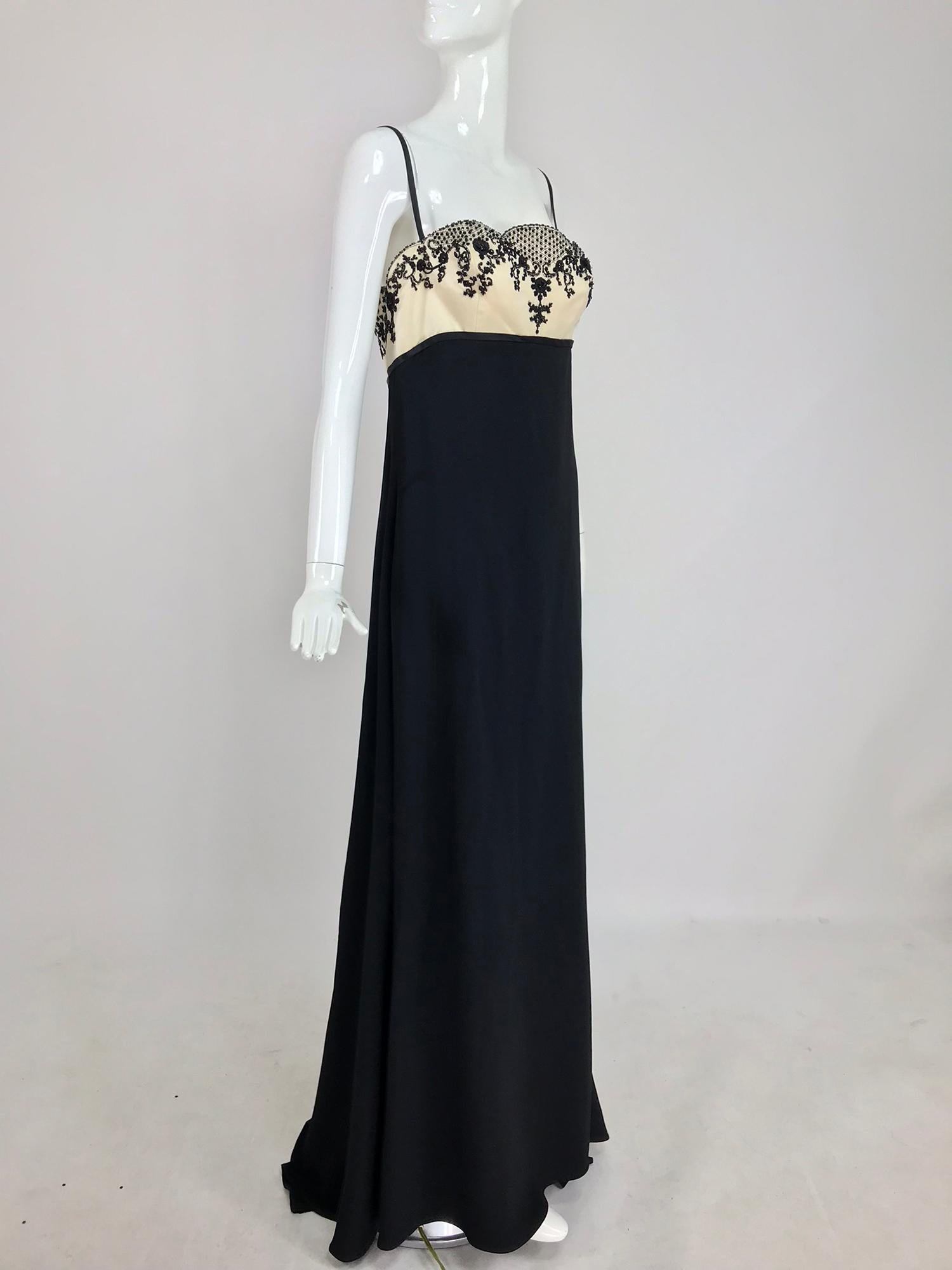 Reem Acra Beaded Silk Cream Satin and Black Crepe Empire Gown  12 In Good Condition In West Palm Beach, FL