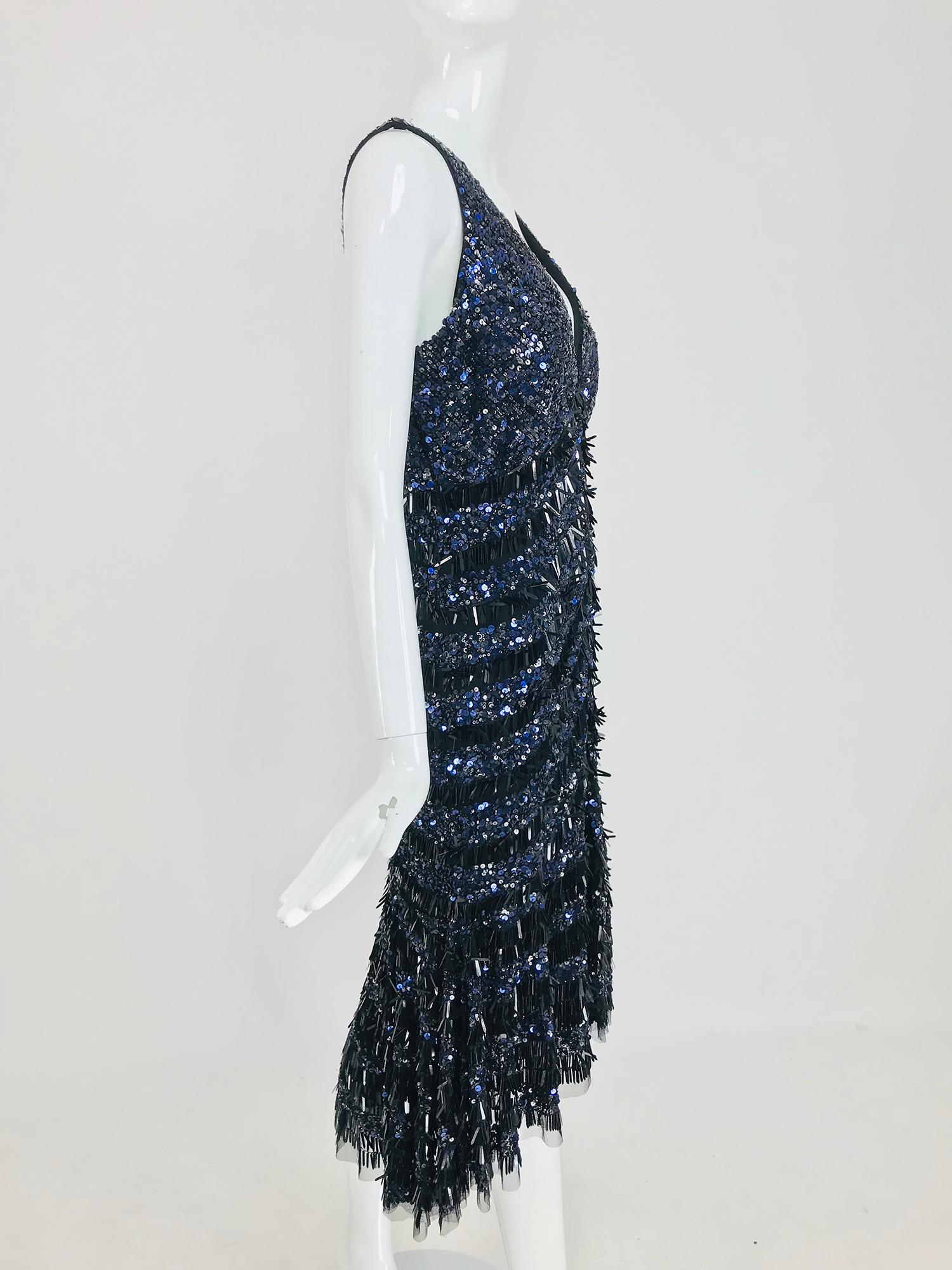 Theia Sequin Evening Cocktail Dress in Black and Blue 12 In Good Condition In West Palm Beach, FL