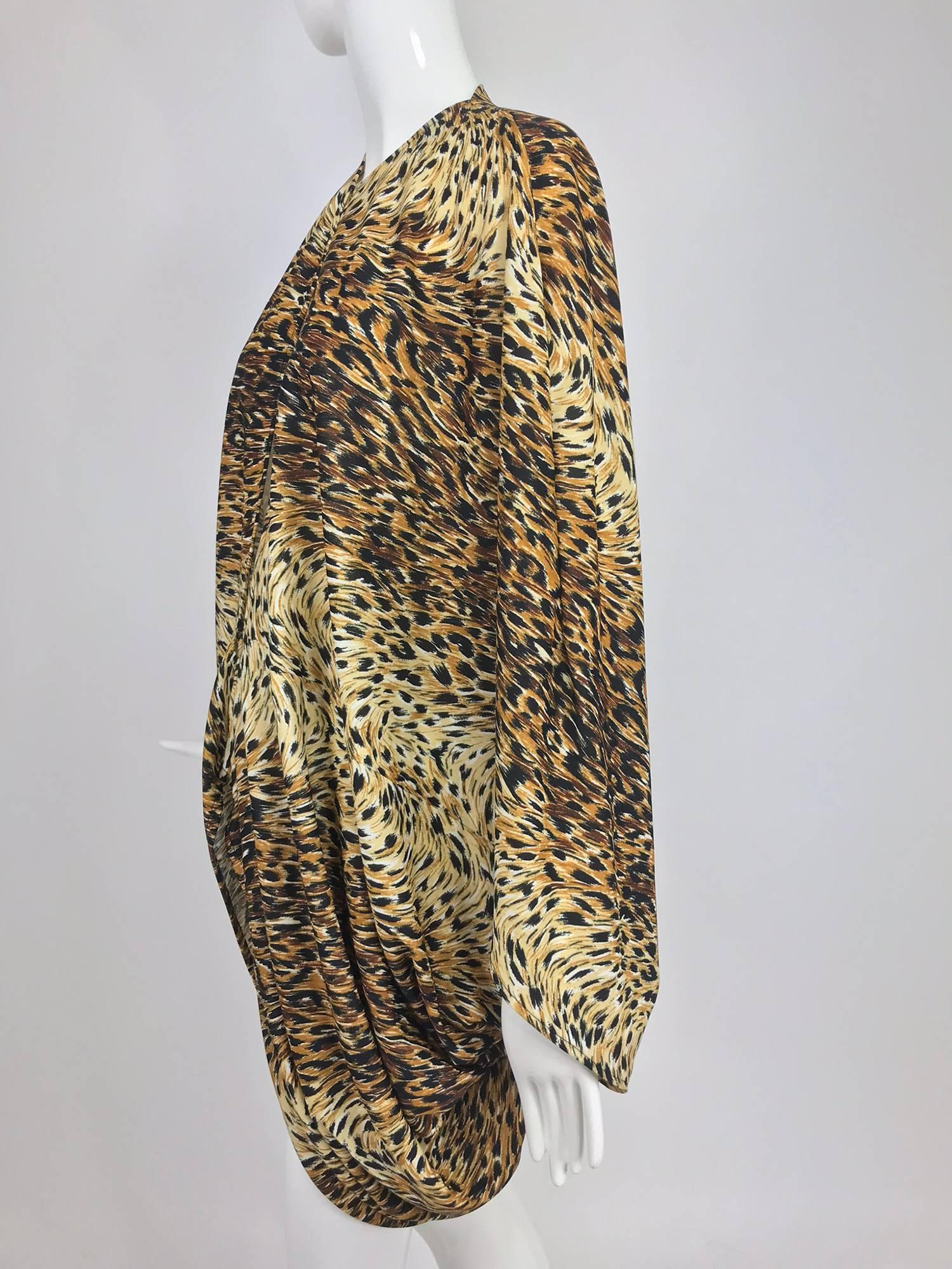 Marron Norma Kamali - Veste cocon imprimé léopard OMO, années 1980 en vente