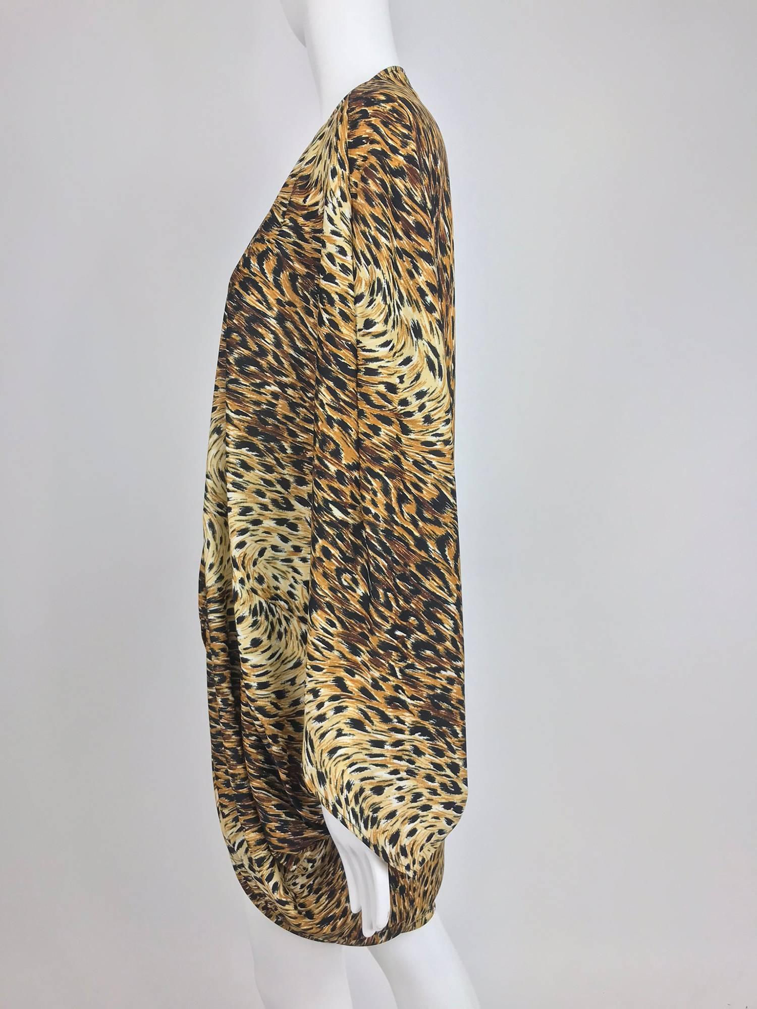 Norma Kamali - Veste cocon imprimé léopard OMO, années 1980 Excellent état - En vente à West Palm Beach, FL