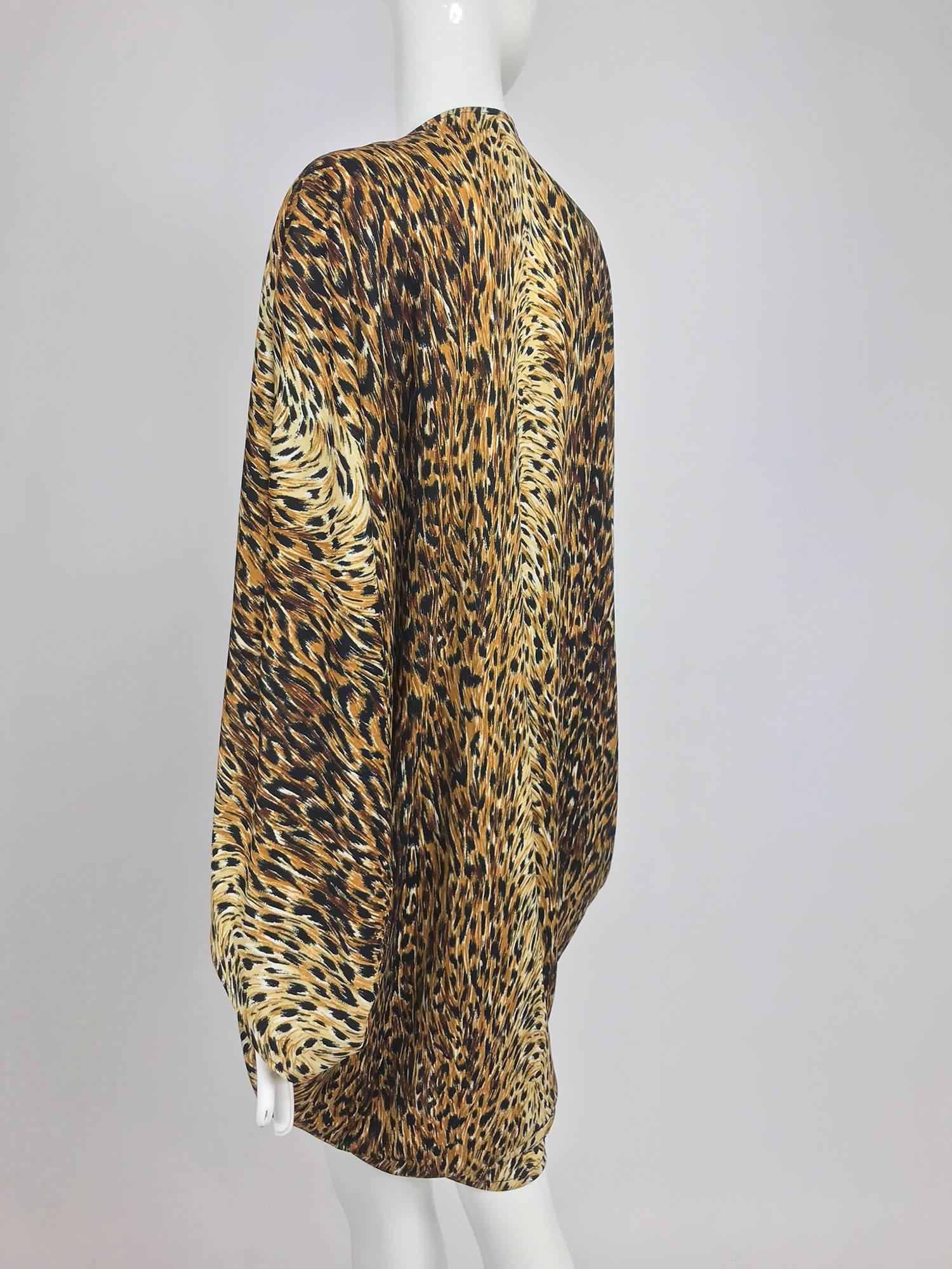Norma Kamali OMO Kokonjacke mit Leopardenmuster 1980er Jahre Damen im Angebot