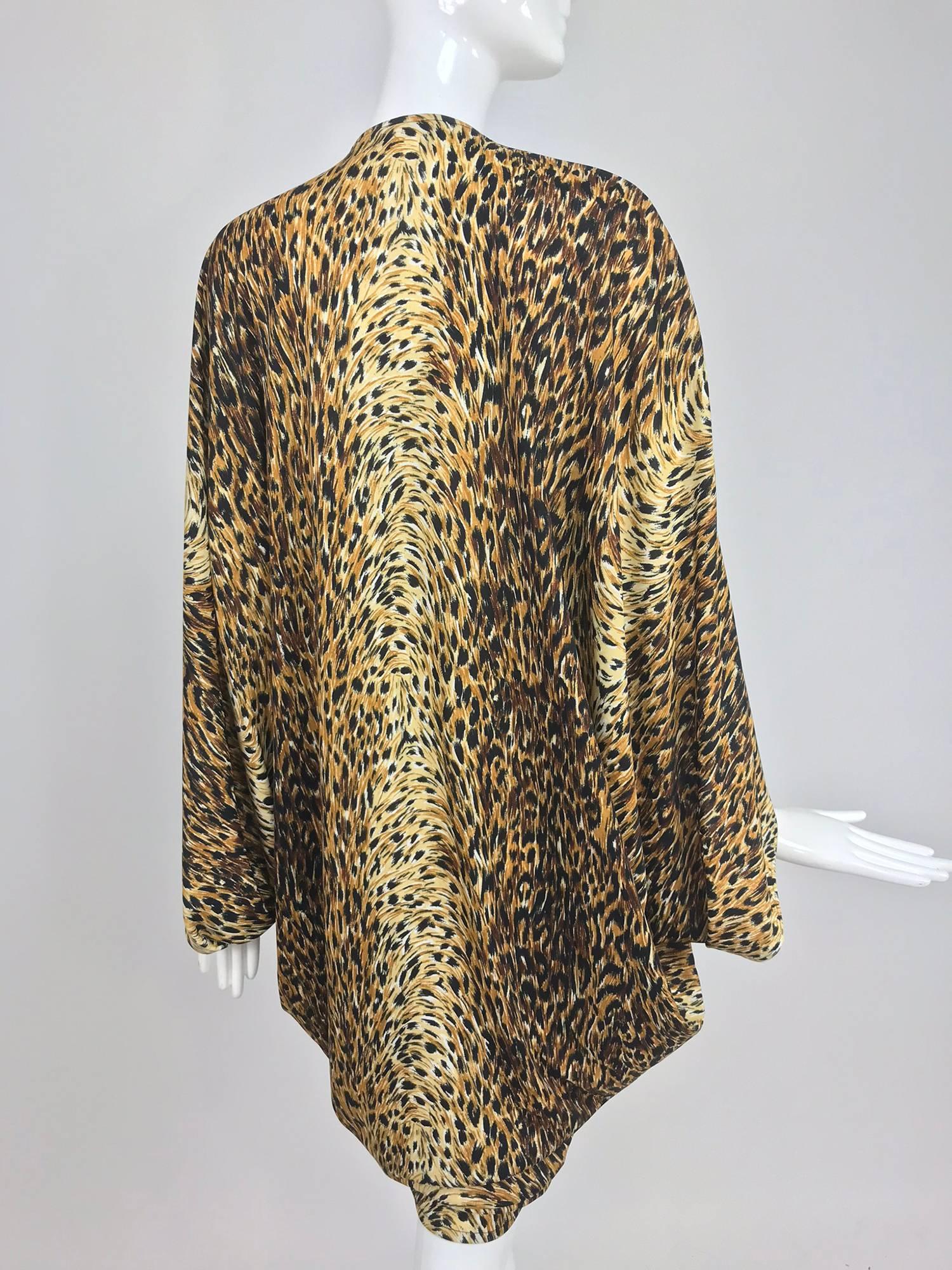 Norma Kamali - Veste cocon imprimé léopard OMO, années 1980 en vente 3