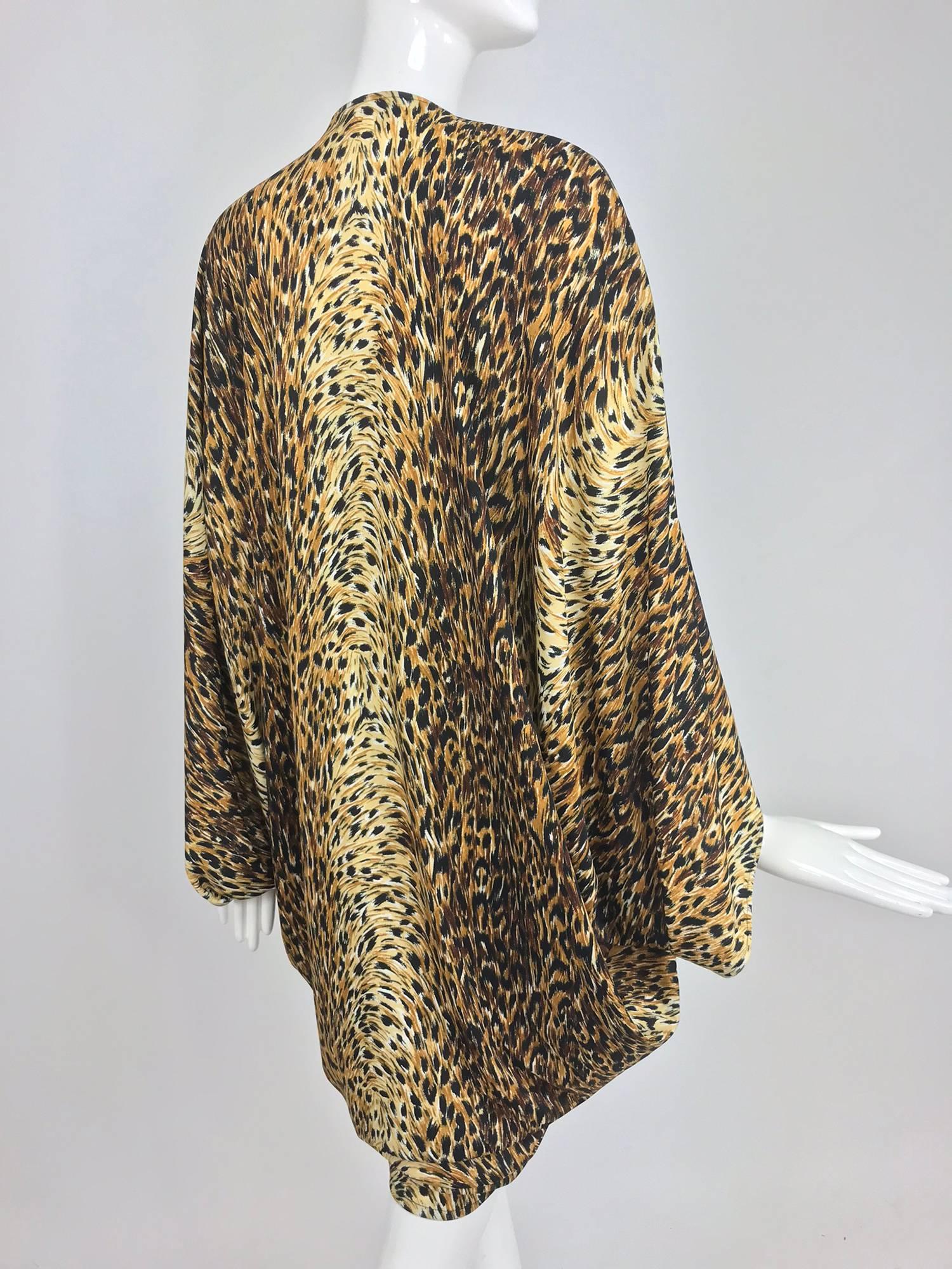 Norma Kamali - Veste cocon imprimé léopard OMO, années 1980 en vente 4