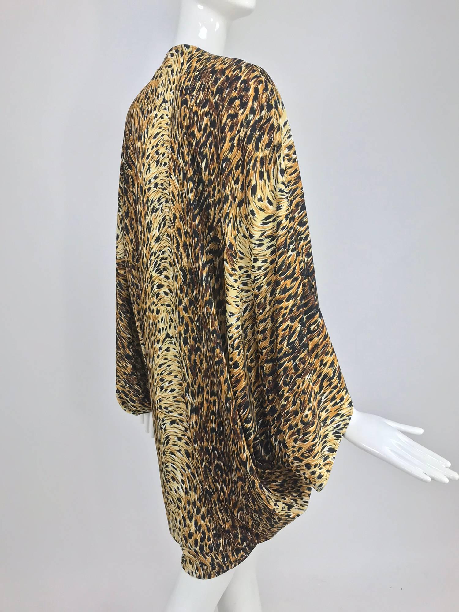 Norma Kamali - Veste cocon imprimé léopard OMO, années 1980 en vente 5