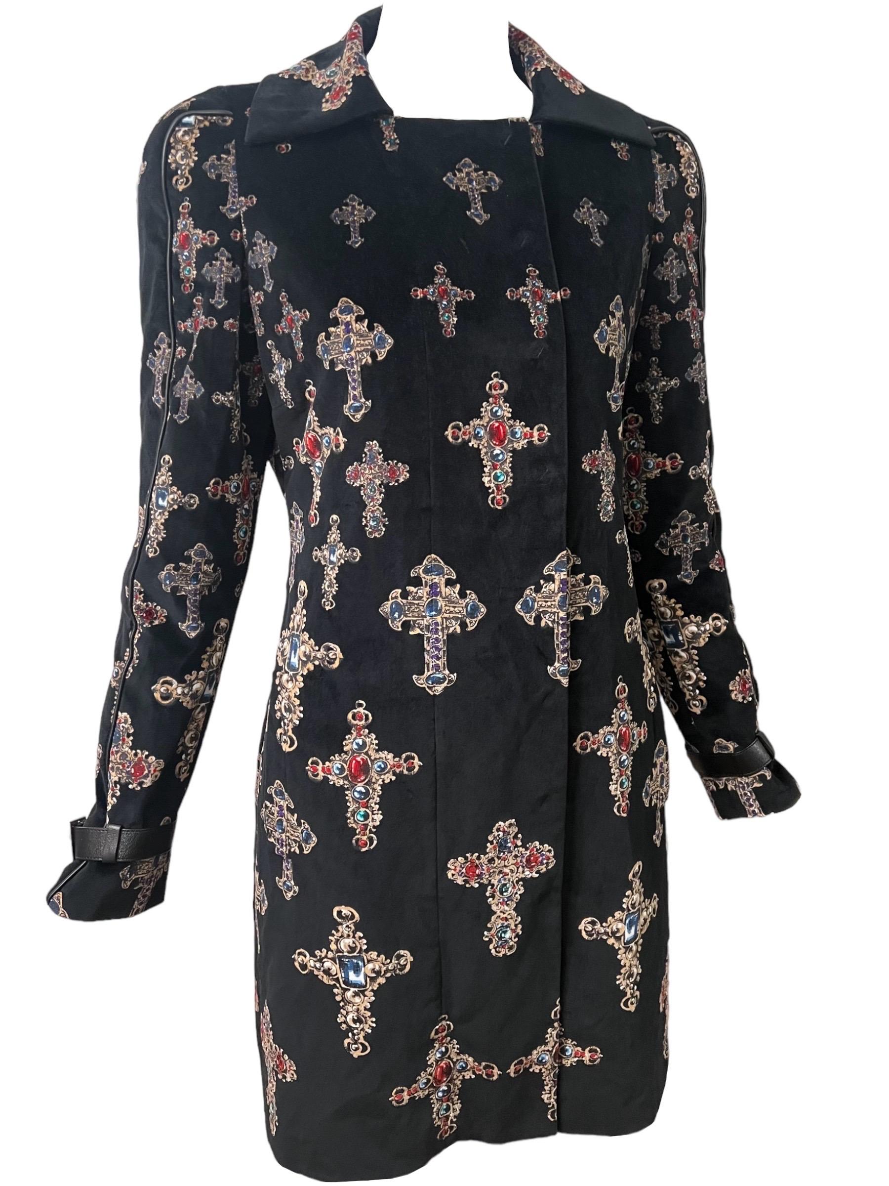 H/W 2012 Versace Gothic Cross Printed Samt Laufsteg Jacke Mantel Damen im Angebot