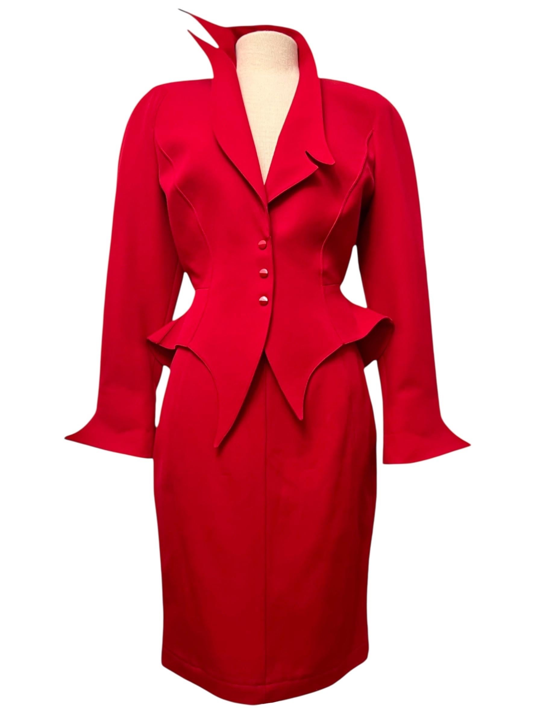 F/W 1988 Thierry Mugler Rojo Flamígero Les Infernales Traje de Falda Icónico