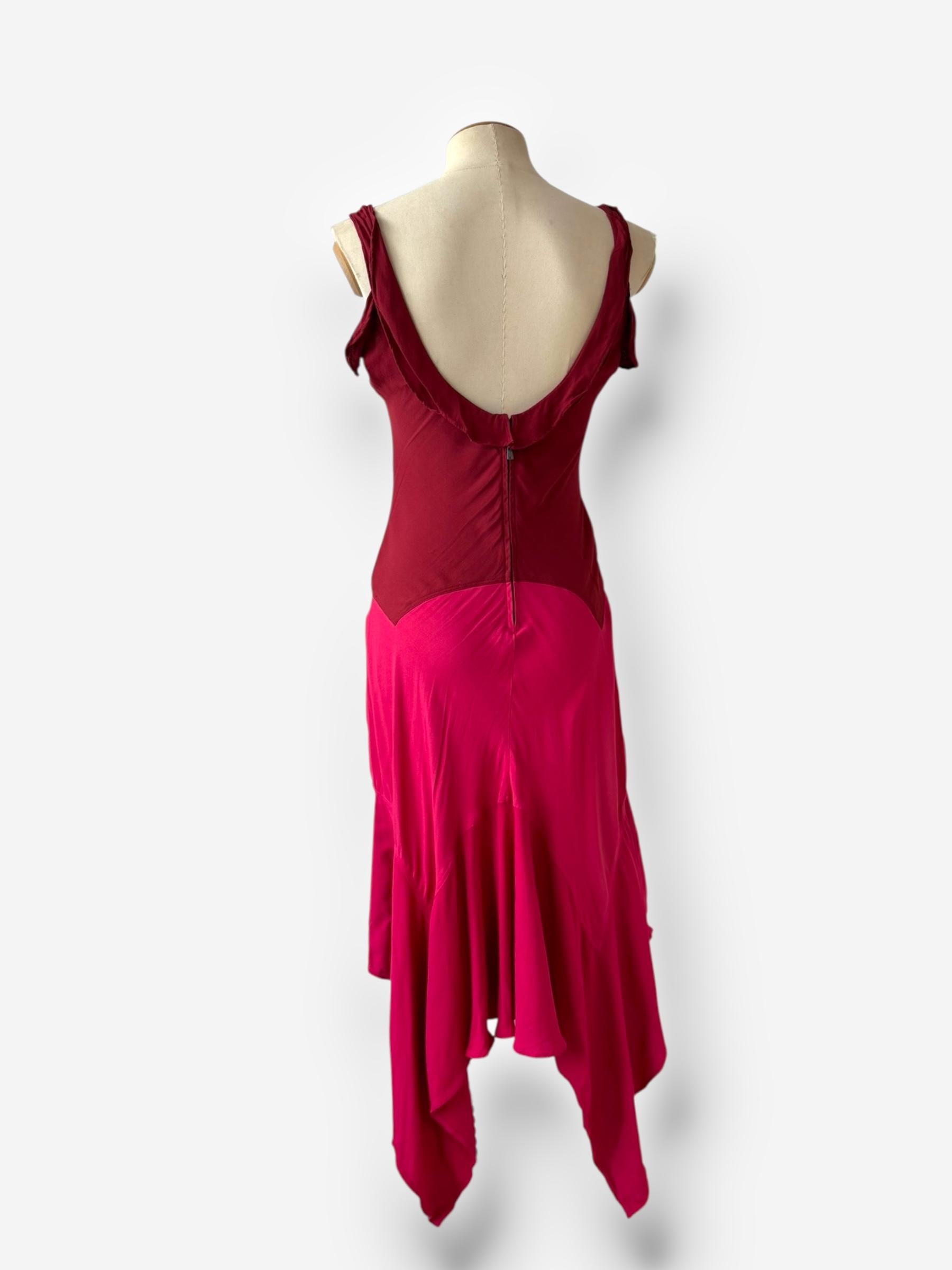 Robe asymétrique Yves Saint Laurent by Tom Ford, 2004 Printemps / Été en vente 2