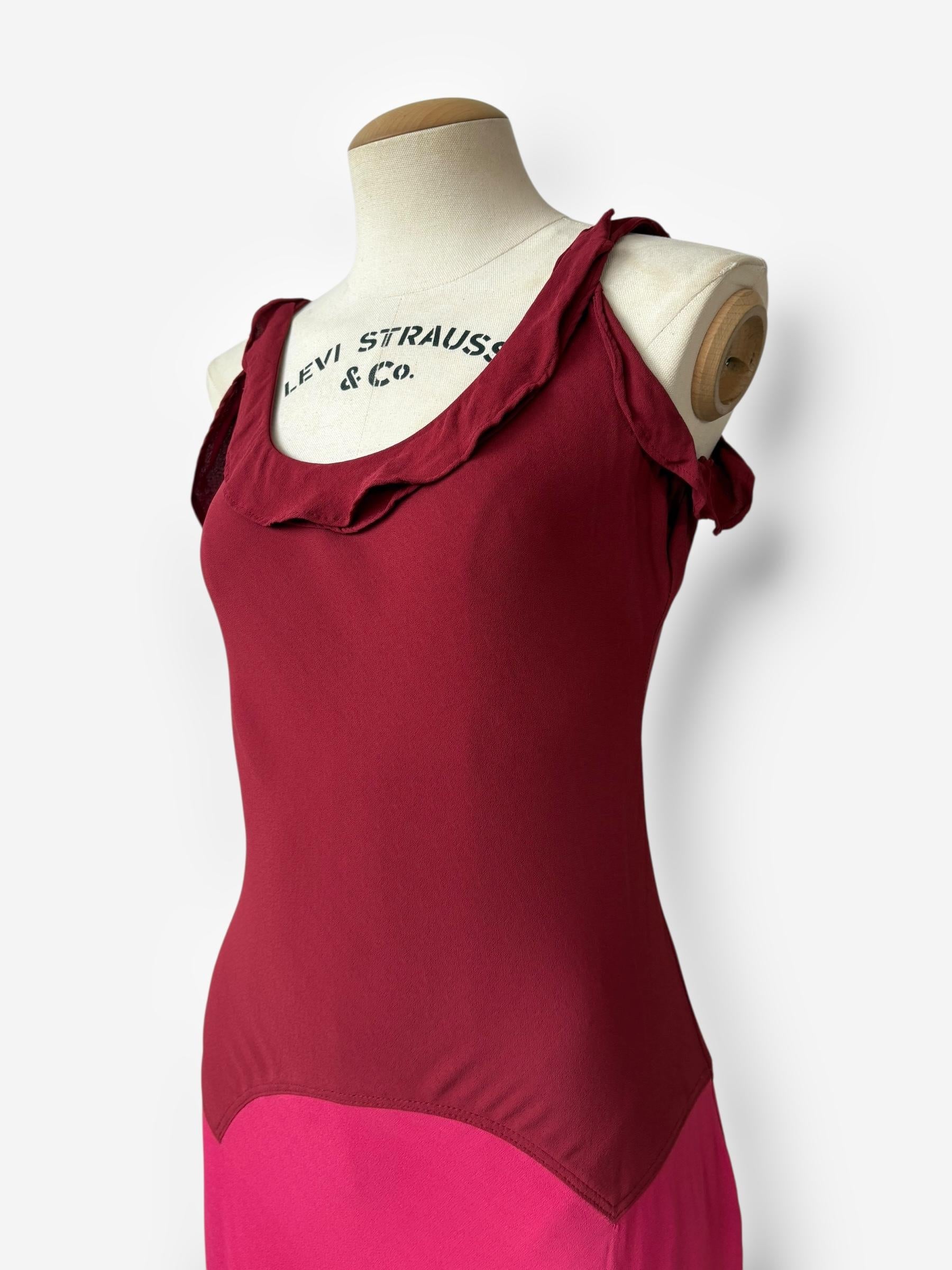 Robe asymétrique Yves Saint Laurent by Tom Ford, 2004 Printemps / Été Pour femmes en vente