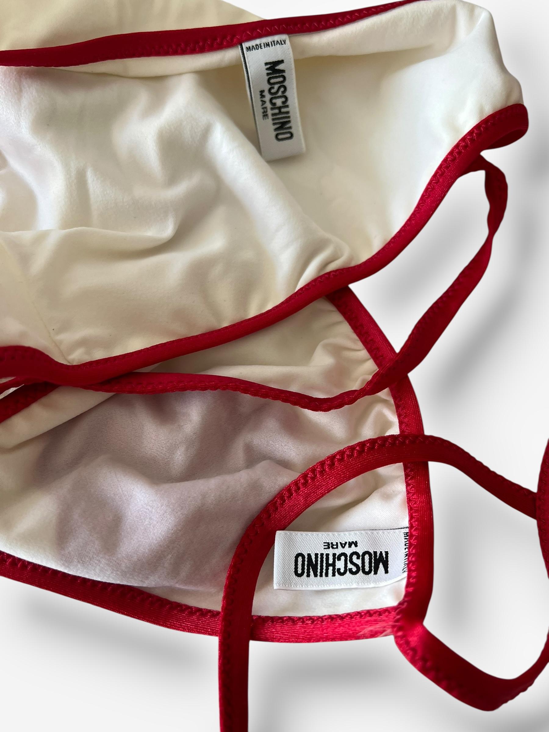Conjunto de bikini Moschino Corazón, circa 2001 en venta 2