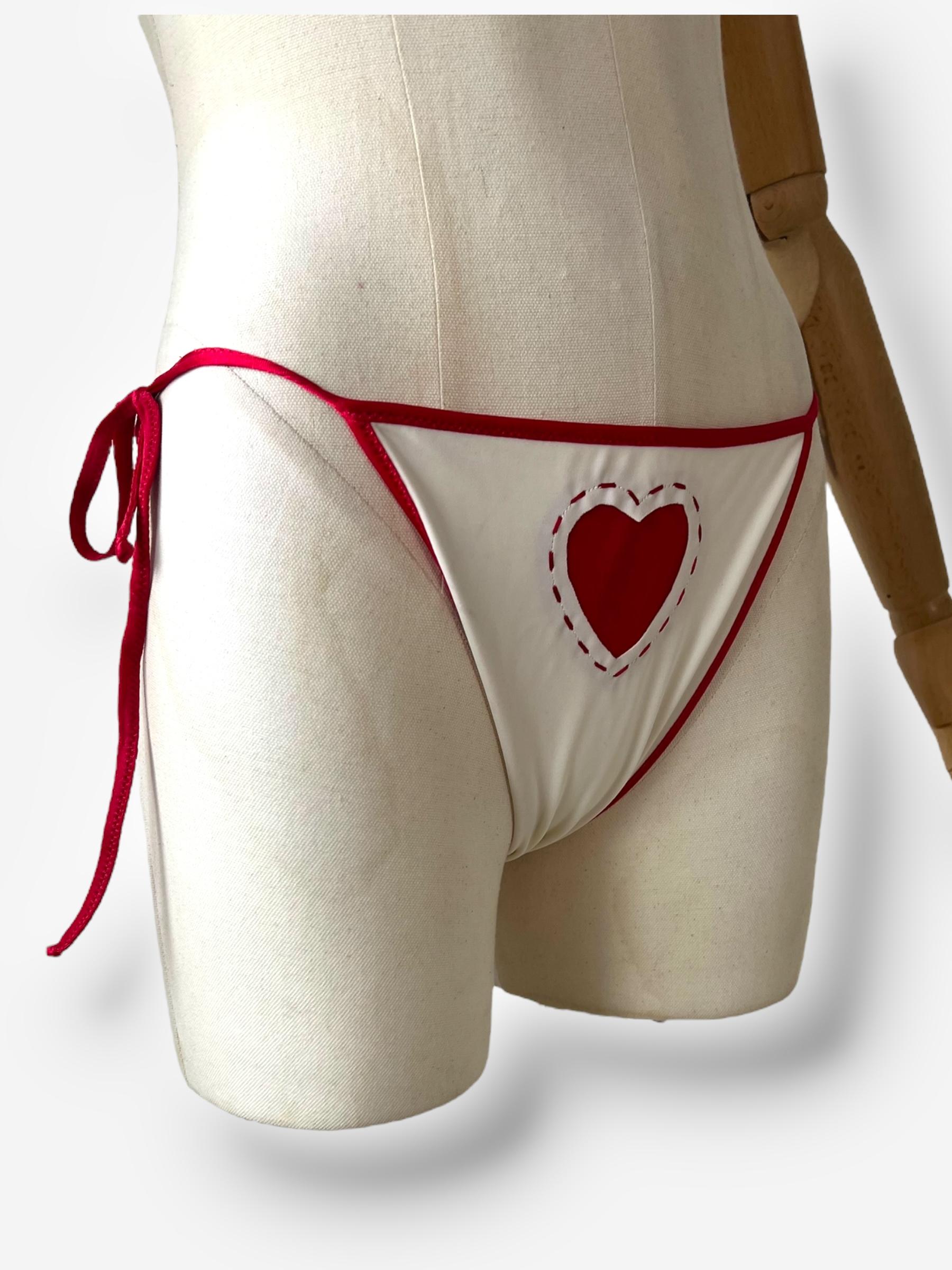 De las mujeres Conjunto de bikini Moschino Corazón, circa 2001 en venta