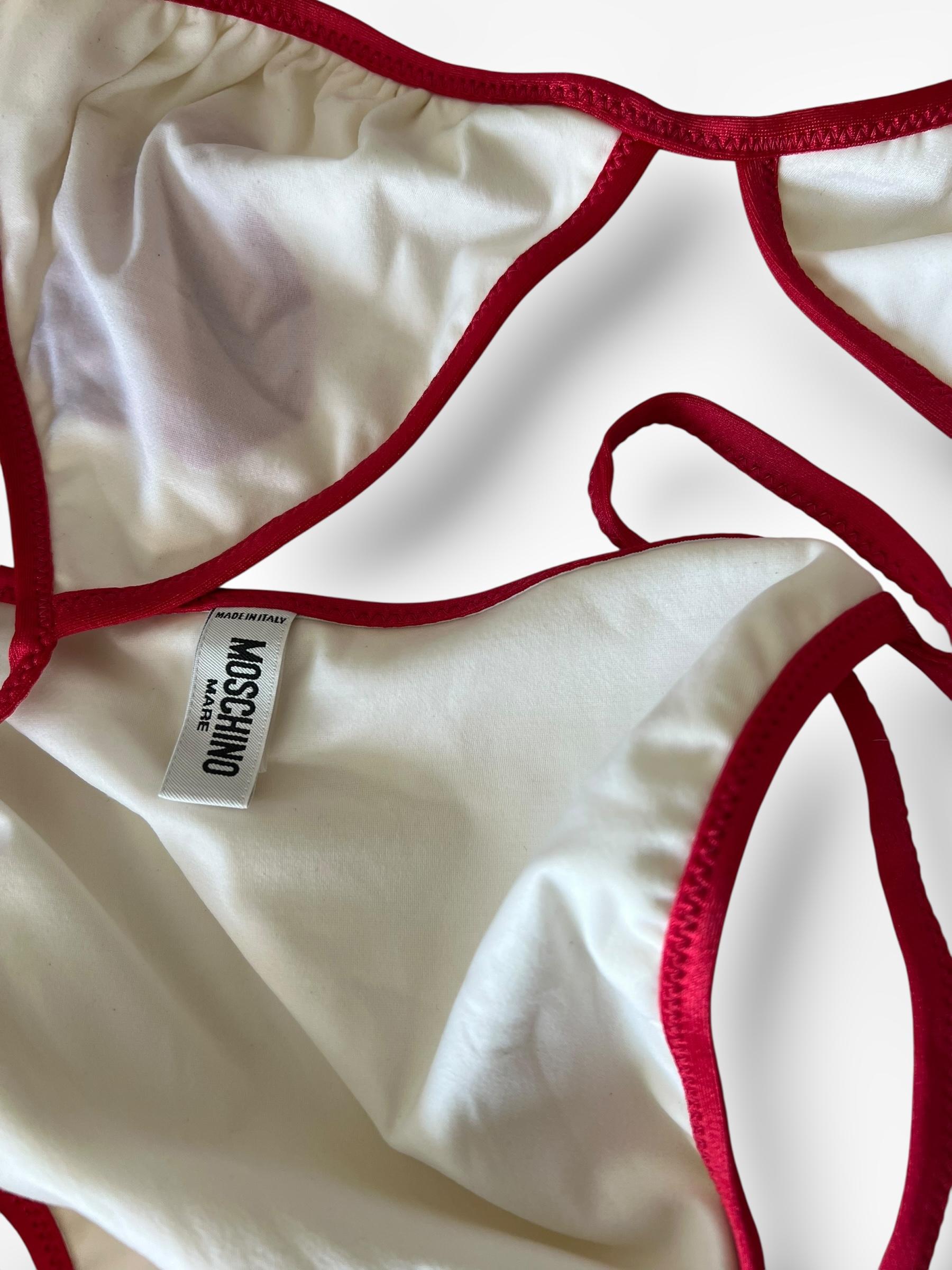 Conjunto de bikini Moschino Corazón, circa 2001 en venta 3