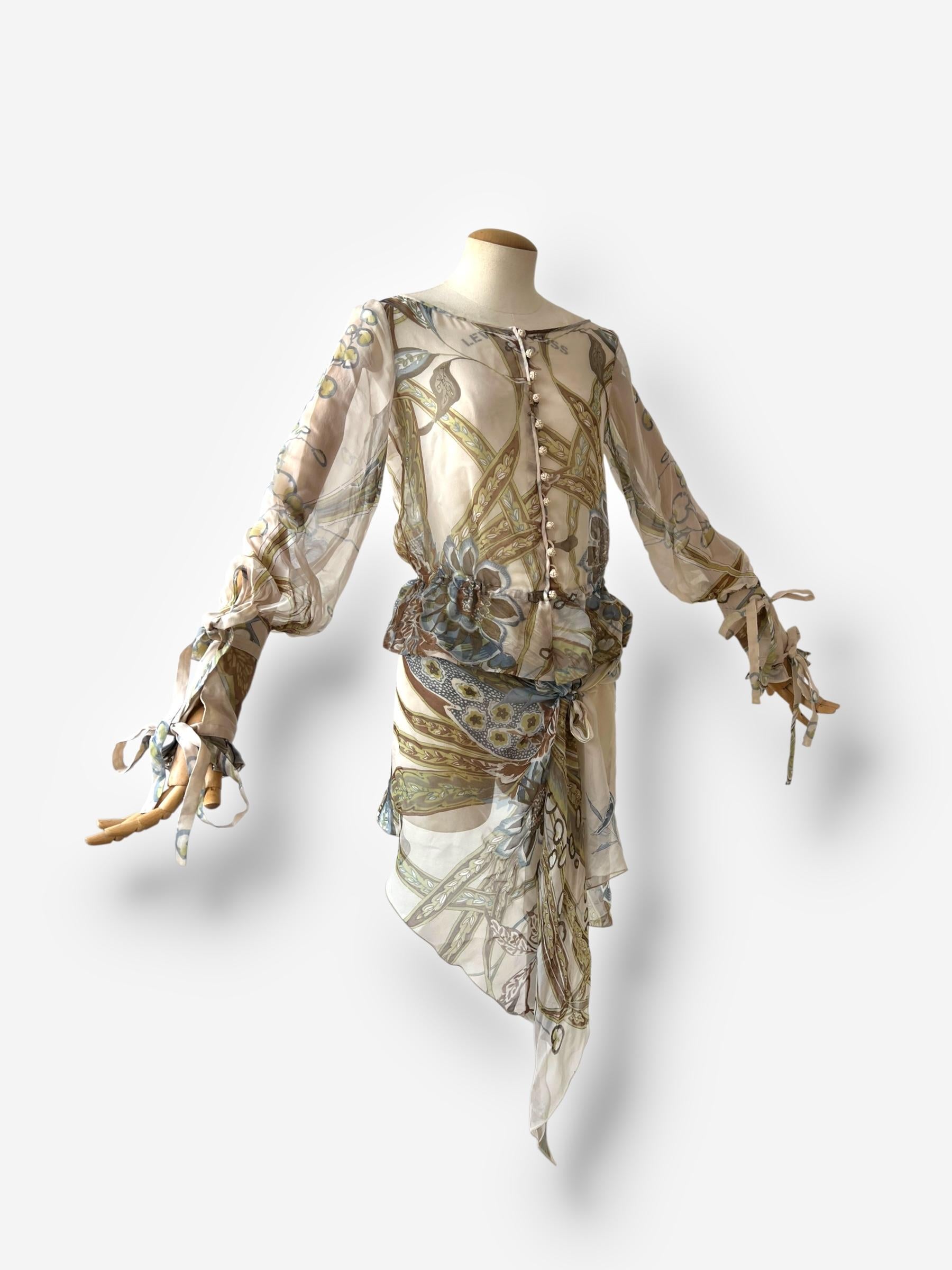 Ensemble top et foulard en soie imprimée Valentino, circa early 2000s (c. 2003) Pour femmes en vente
