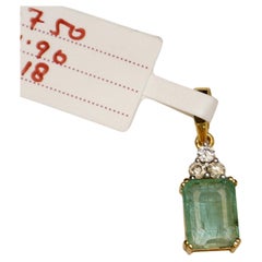 IGI Certified Natural Diamond Emerald  Pendant Hallmark 18K Gold Pendant