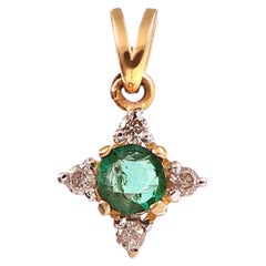 IGI Certified Diamond Natural Emerald Floral Pendant Hallmark 18K Gold