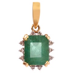IGI Certified Diamond Natural 2.35Ctw Emerald Pendant Hallmark 18K Gold Pendant