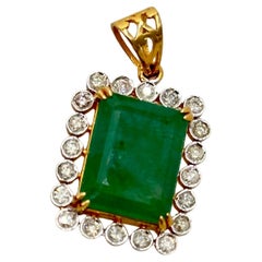 Pendentif en or 18 carats « Regal » avec diamant naturel taille brillant de 15,70 carats et émeraude, poinçon de garantie