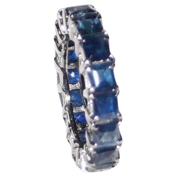 Edoardiano Bellissimo anello a fascia per l'eternità in argento sterling con gemme blu in vendita