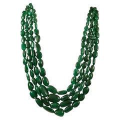 Collana a più fili da 60-75 cm con perline levigate in giada naturale verde smeraldo e nappine