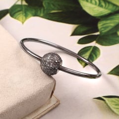 Bracciale a manetta aperto in argento ossidato con perline a forma di diamante in stile retrò
