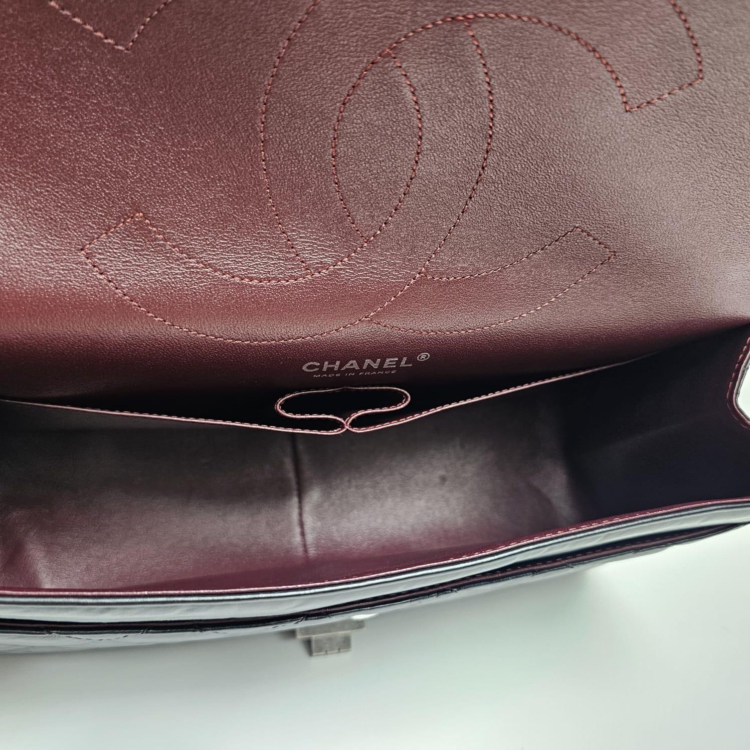 Noir Chanel - Sac à rabat Reissue 227 en cuir de veau froissé noir en vente